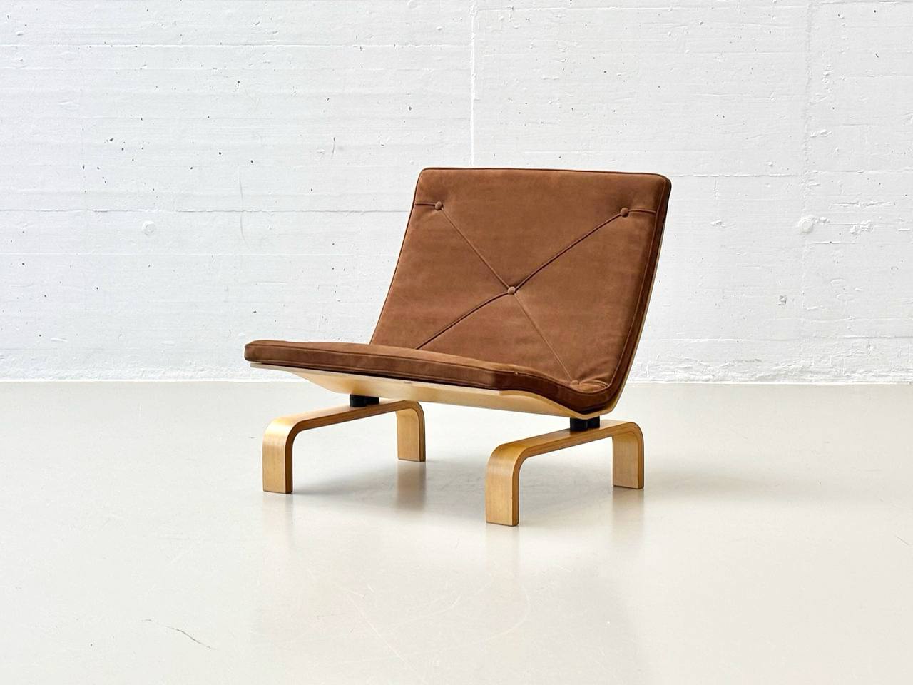 PK_27_armchair_by_Poul_Kjaerholm_for_E._Kold_Christensen,_Denmark,_1971