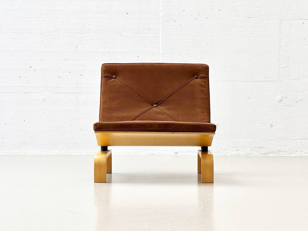 PK_27_armchair_by_Poul_Kjaerholm_for_E._Kold_Christensen,_Denmark,_1971