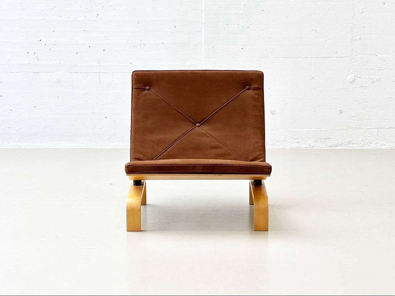 PK_27_armchair_by_Poul_Kjaerholm_for_E._Kold_Christensen,_Denmark,_1971