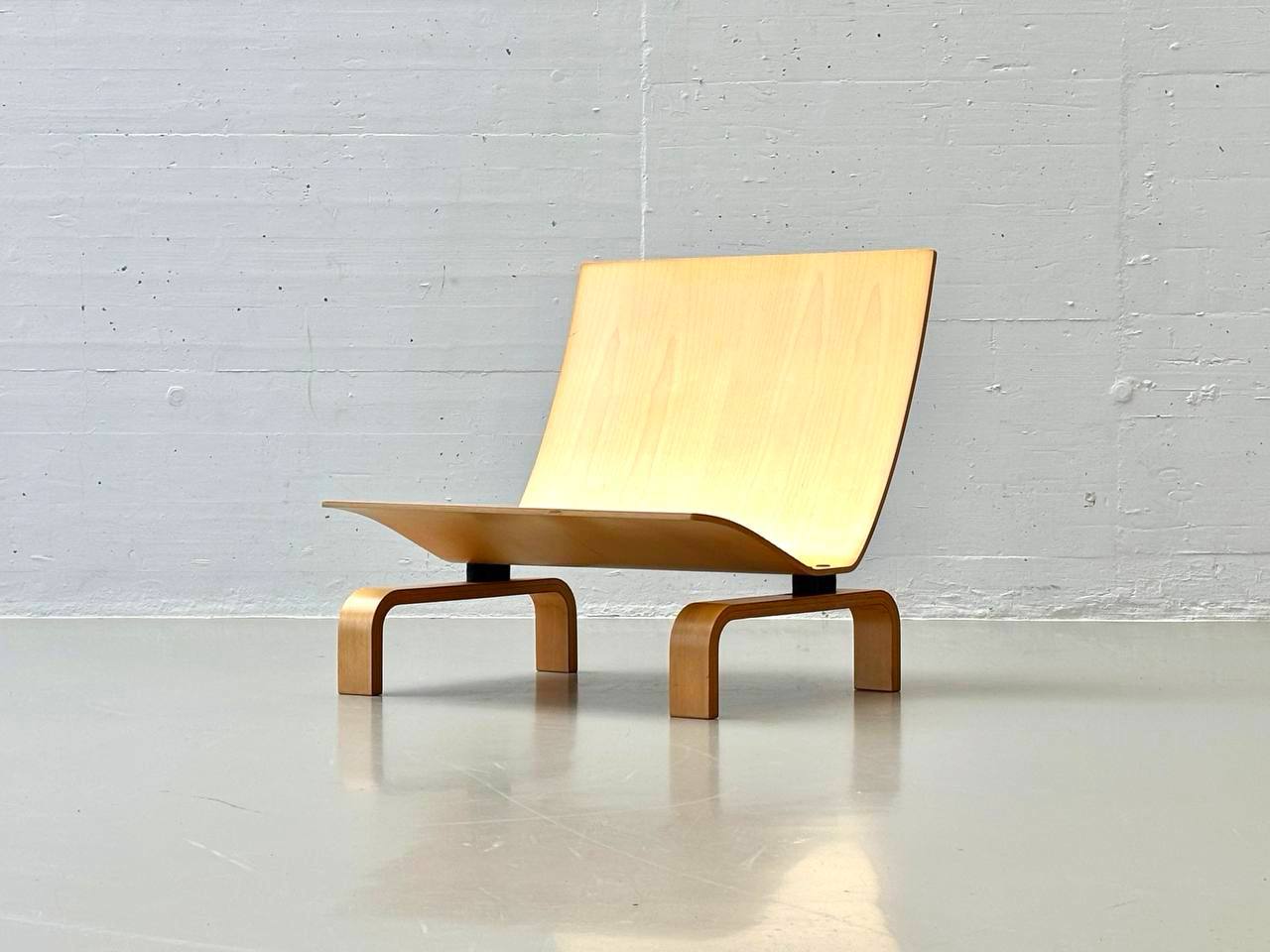PK_27_armchair_by_Poul_Kjaerholm_for_E._Kold_Christensen,_Denmark,_1971