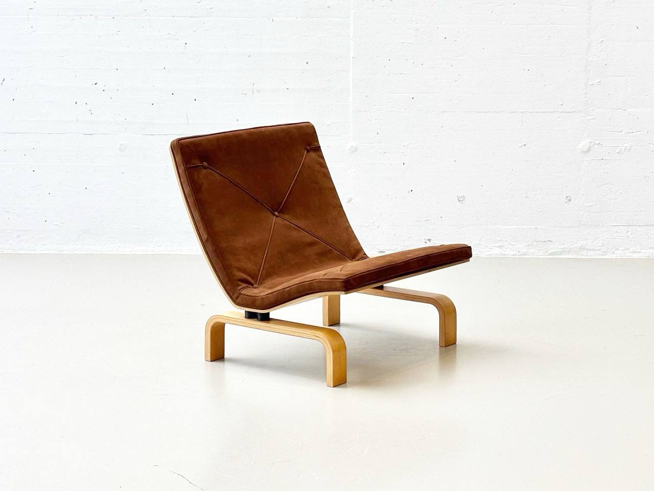 PK_27_armchair_by_Poul_Kjaerholm_for_E._Kold_Christensen,_Denmark,_1971