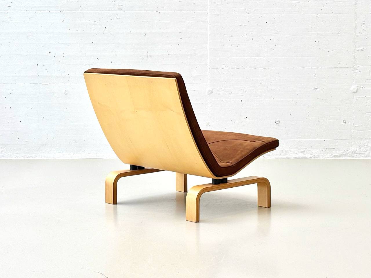 PK_27_armchair_by_Poul_Kjaerholm_for_E._Kold_Christensen,_Denmark,_1971