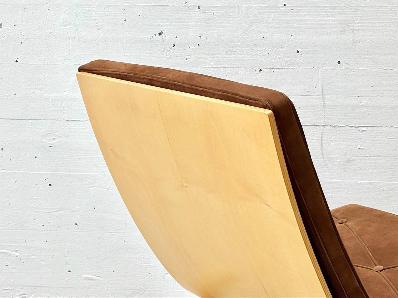 PK_27_armchair_by_Poul_Kjaerholm_for_E._Kold_Christensen,_Denmark,_1971