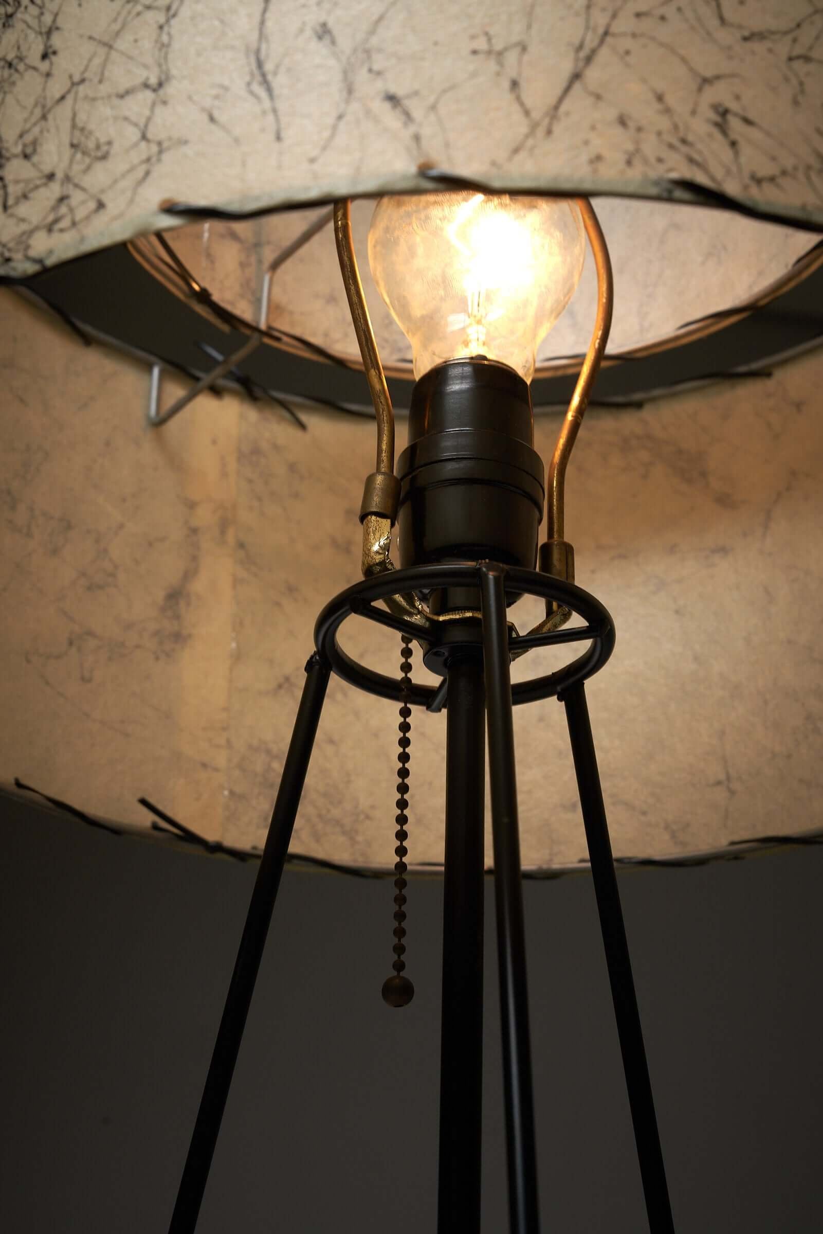 Pollock_Table_Lamp,_Archaic_Smile_Inc,_Wireframe_Metal,_1990s,_USA