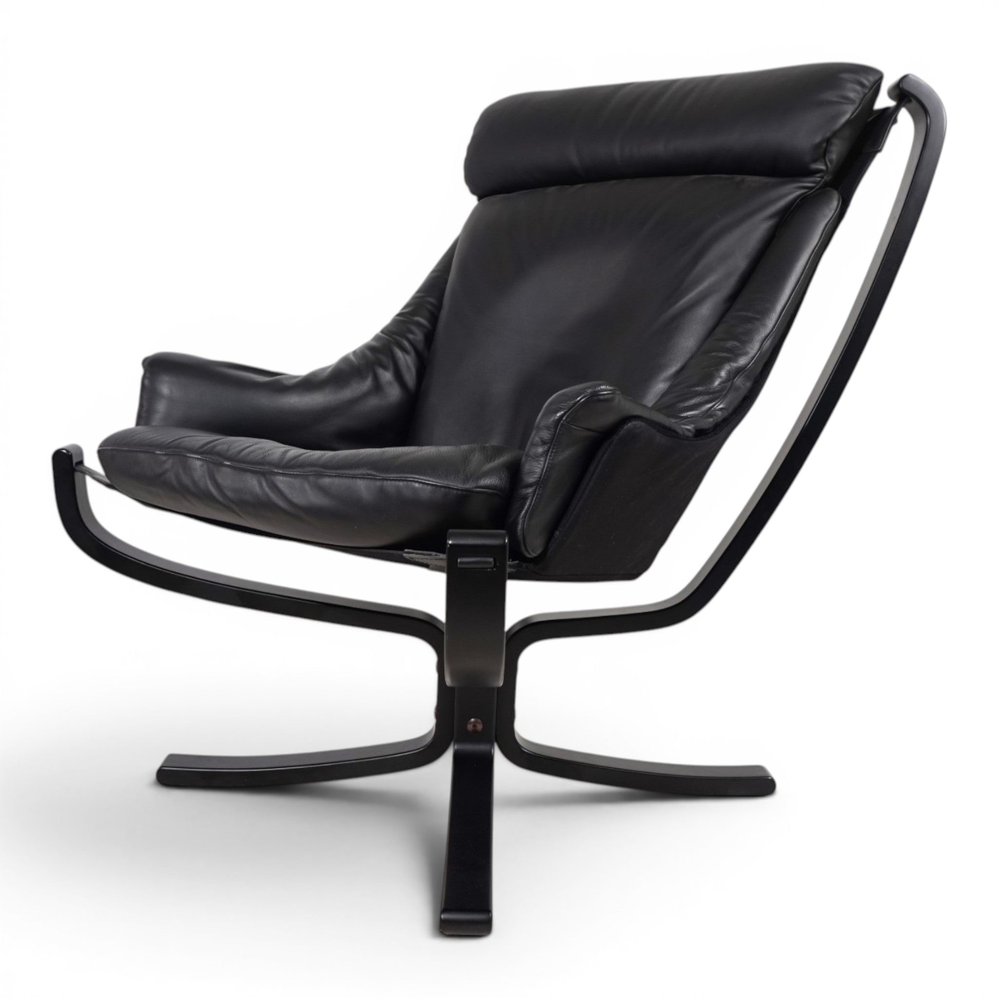 Viking_Lounge_Chair_by_Poltrona_Frau,_Black_Leather_Armchair_by_Sigurd_Ressell,_1990s