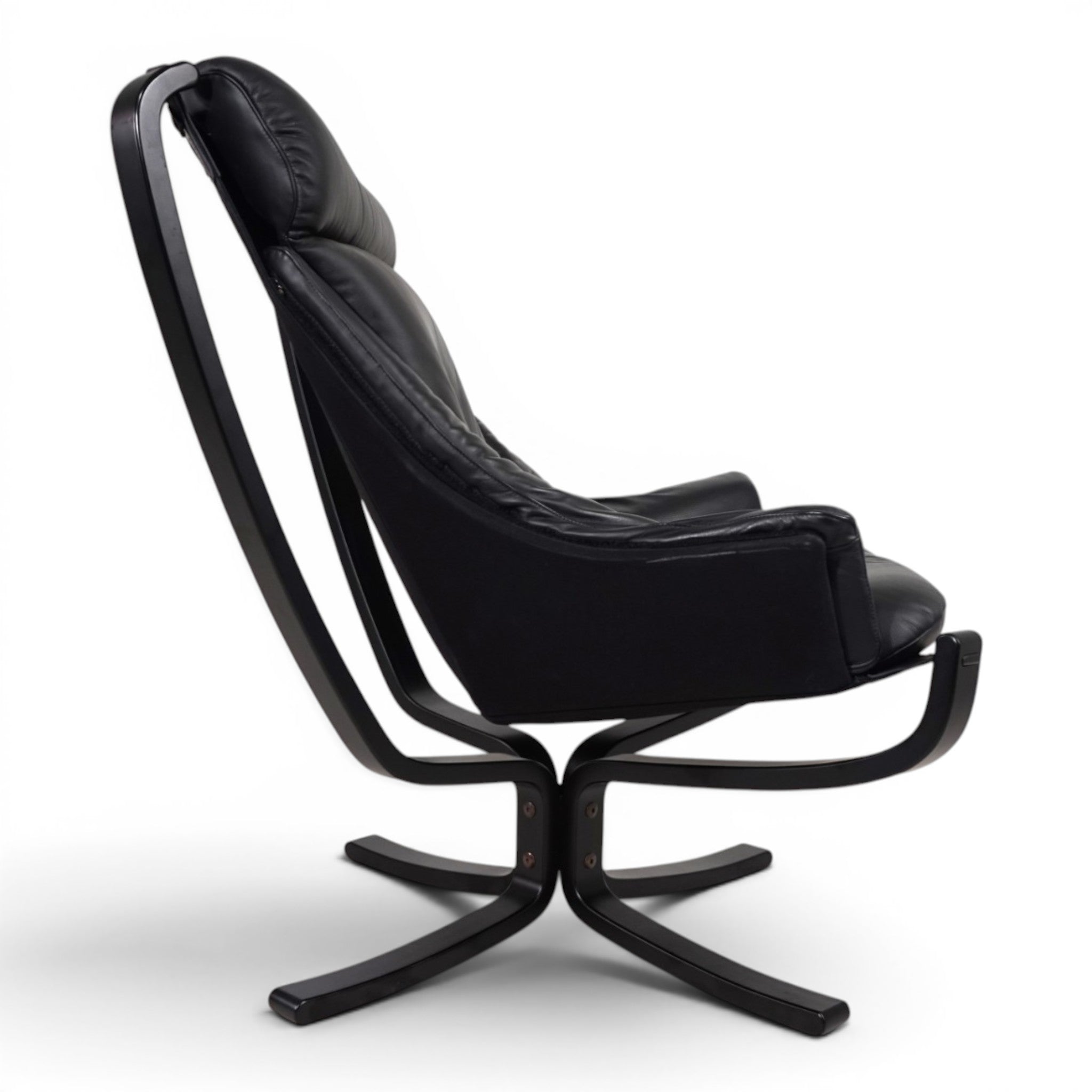 Viking_Lounge_Chair_by_Poltrona_Frau,_Black_Leather_Armchair_by_Sigurd_Ressell,_1990s