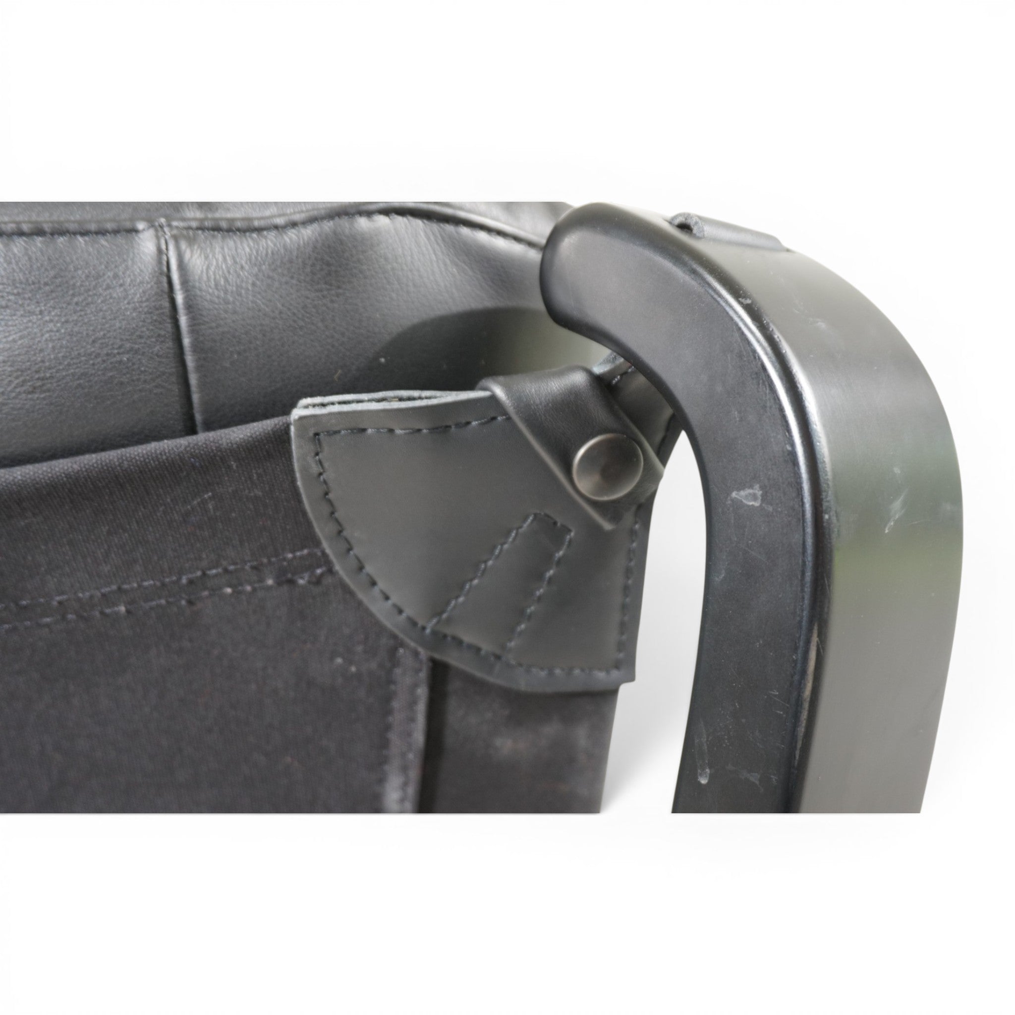 Viking_Lounge_Chair_by_Poltrona_Frau,_Black_Leather_Armchair_by_Sigurd_Ressell,_1990s