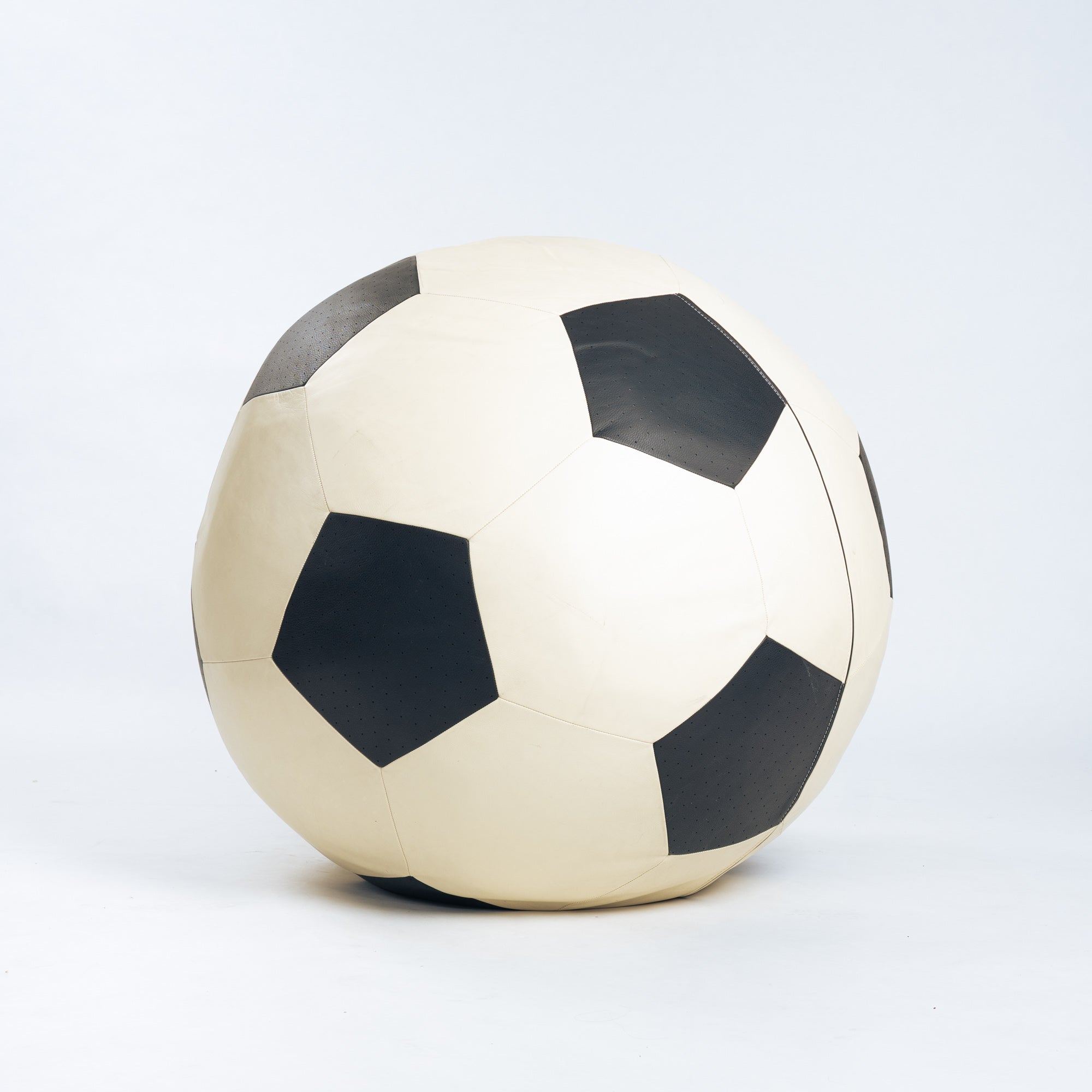 Pop_Art_ball_chair_football_pop_up_ball_lounge_chair,_Montis,_1980s