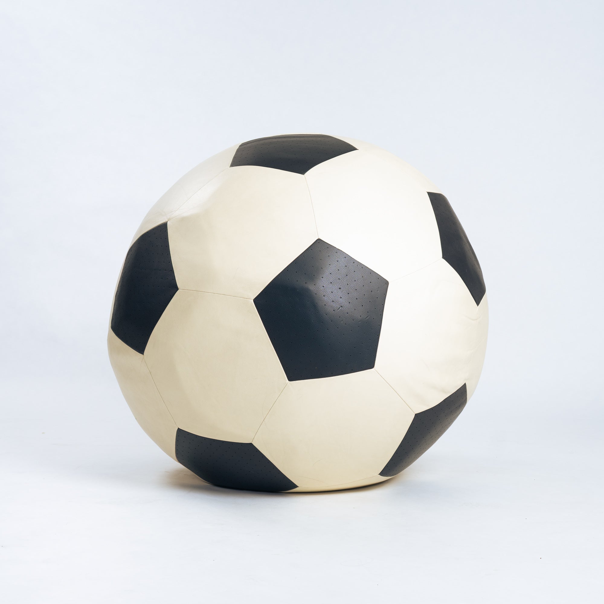 Pop_Art_ball_chair_football_pop_up_ball_lounge_chair,_Montis,_1980s