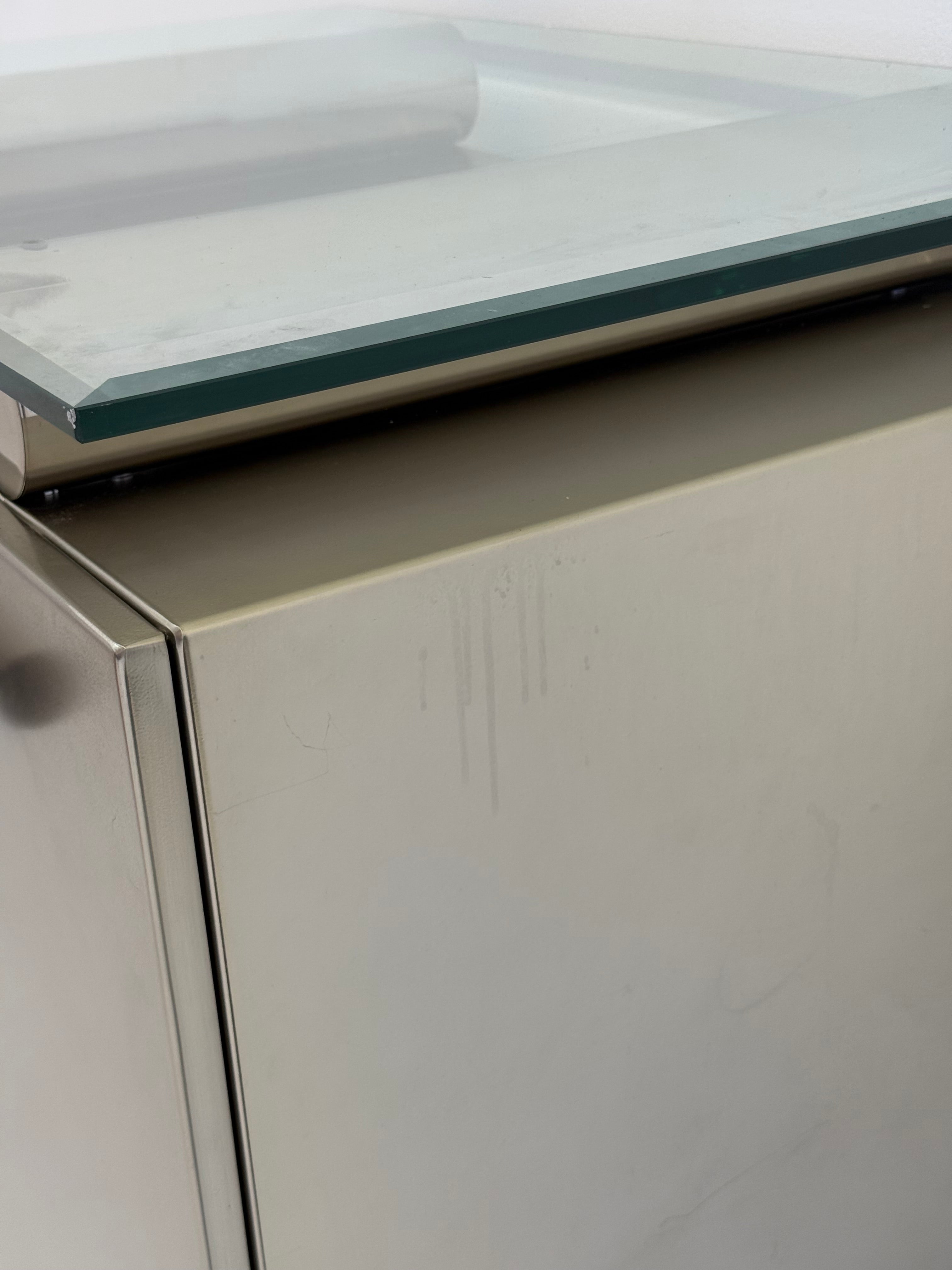 Belgochrom_Aluminium_and_Chrome_Bar_Cabinet,_1980s