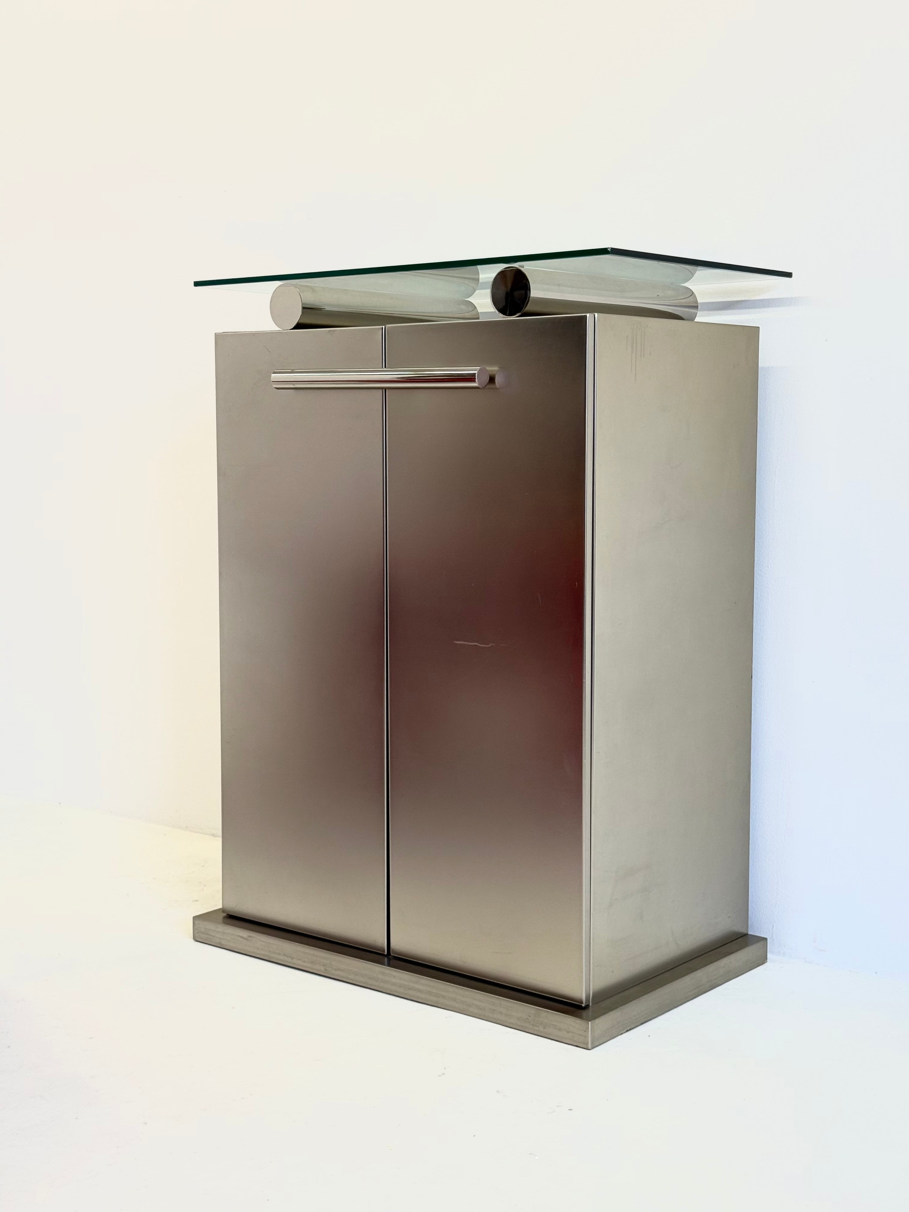 Belgochrom_Aluminium_and_Chrome_Bar_Cabinet,_1980s
