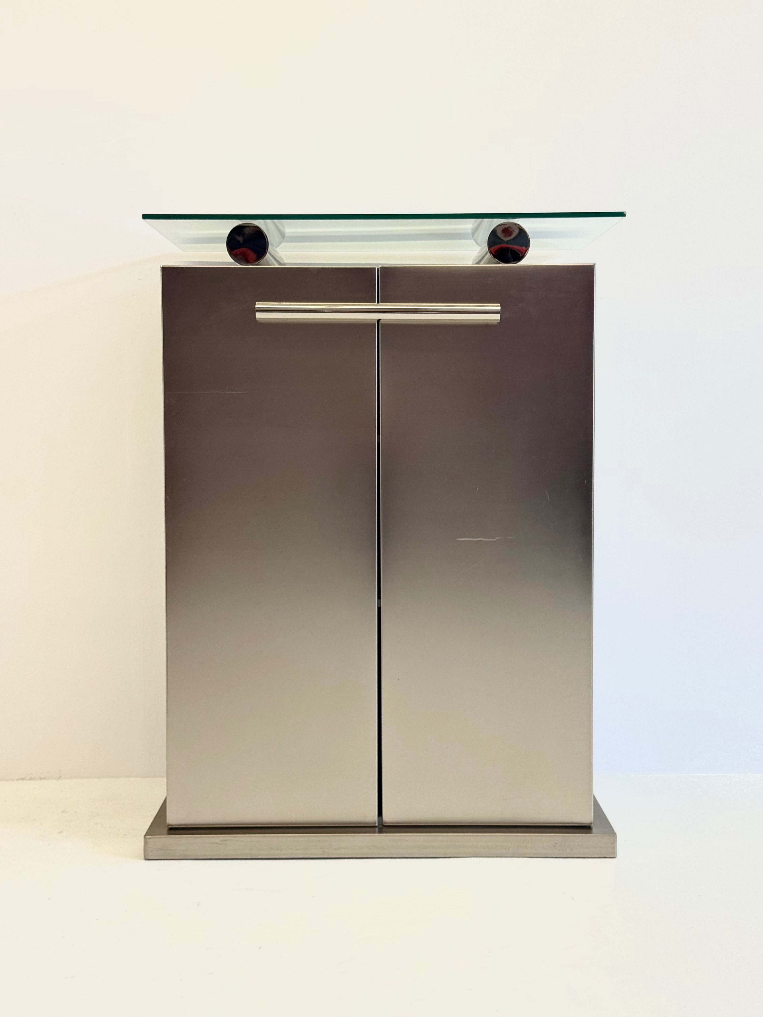 Belgochrom_Aluminium_and_Chrome_Bar_Cabinet,_1980s