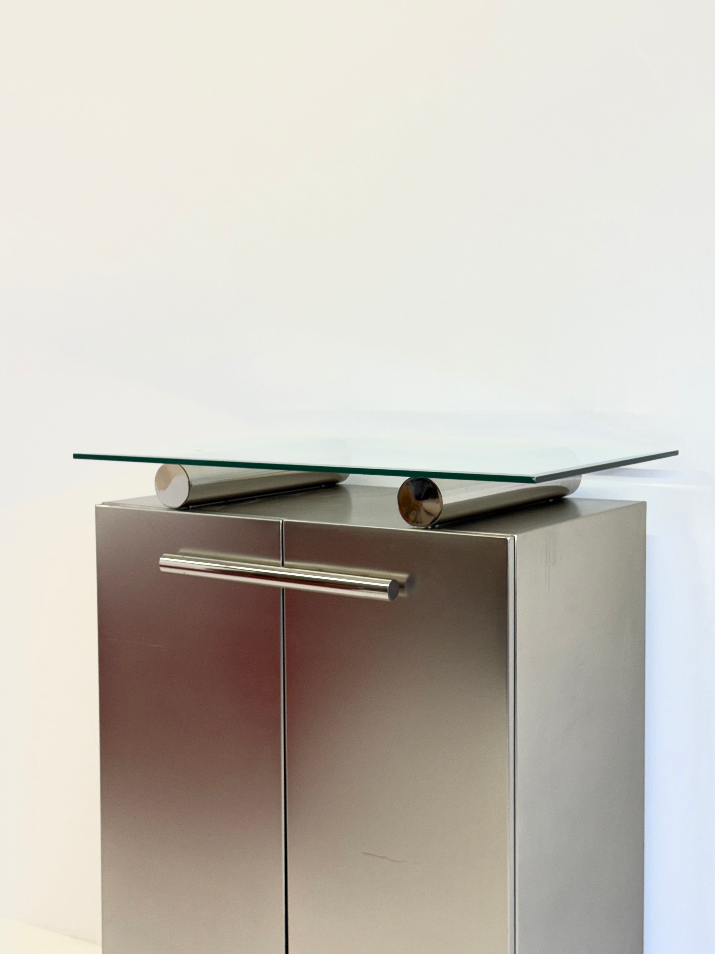 Belgochrom_Aluminium_and_Chrome_Bar_Cabinet,_1980s