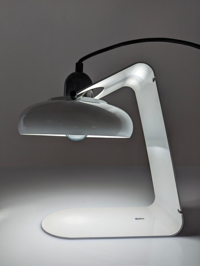 Postmodern_table_or_wall_lamp_by_Stilnovo