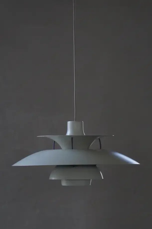 Poul_Henningsen_PH5_Pendant_Lamp_for_Louis_Poulsen