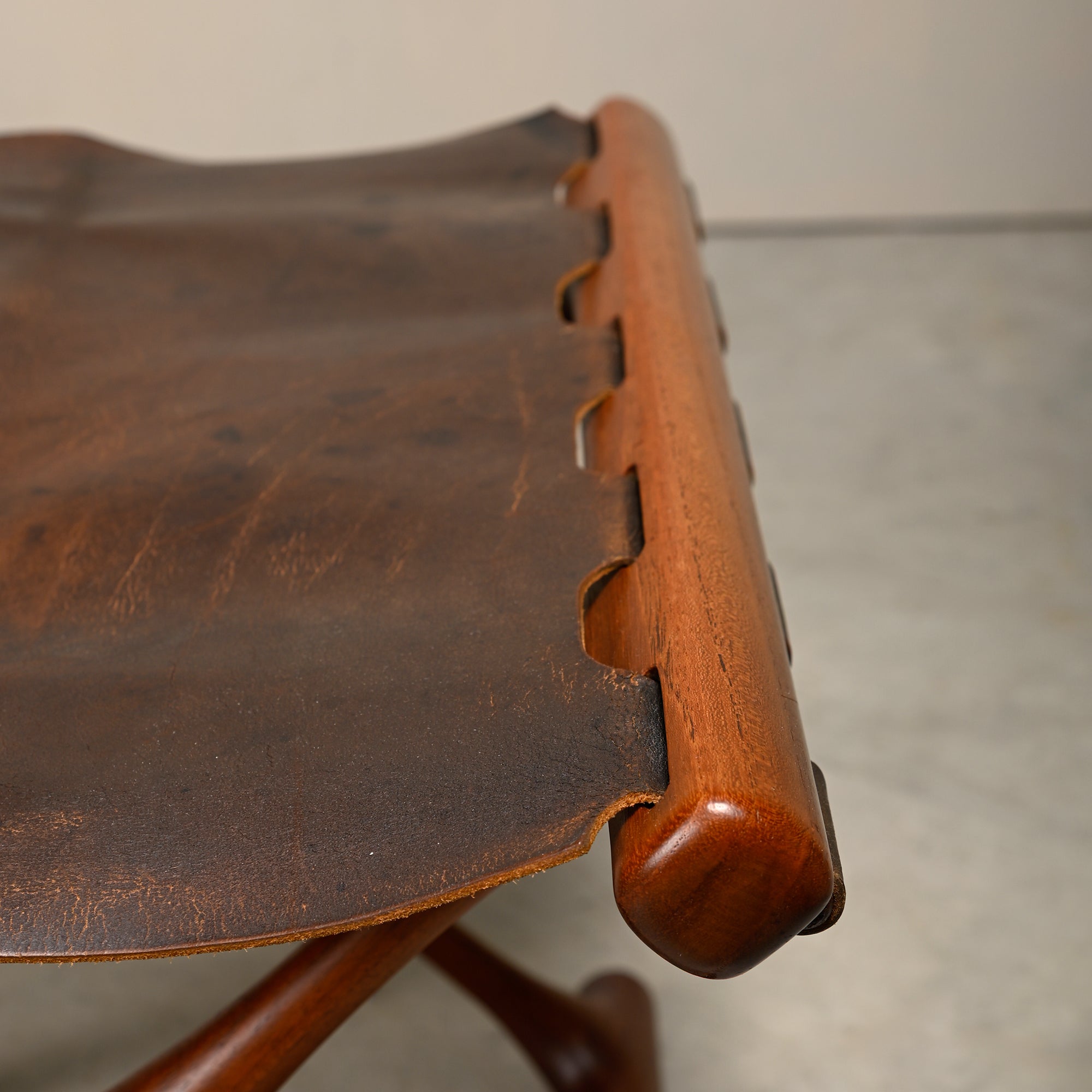 PH-43_Guldhøj_Stool_by_Poul_Hundevad,_Teak_&_Leather,_Denmark_1960s