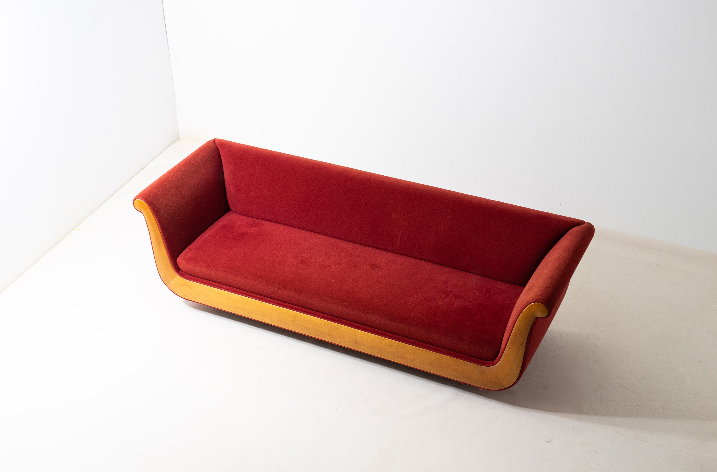 1991_Luca_Meda_Sofa_for_Molteni_&_Co,_Carlo_Felice_Theatre,_Red_Velvet,_Italy