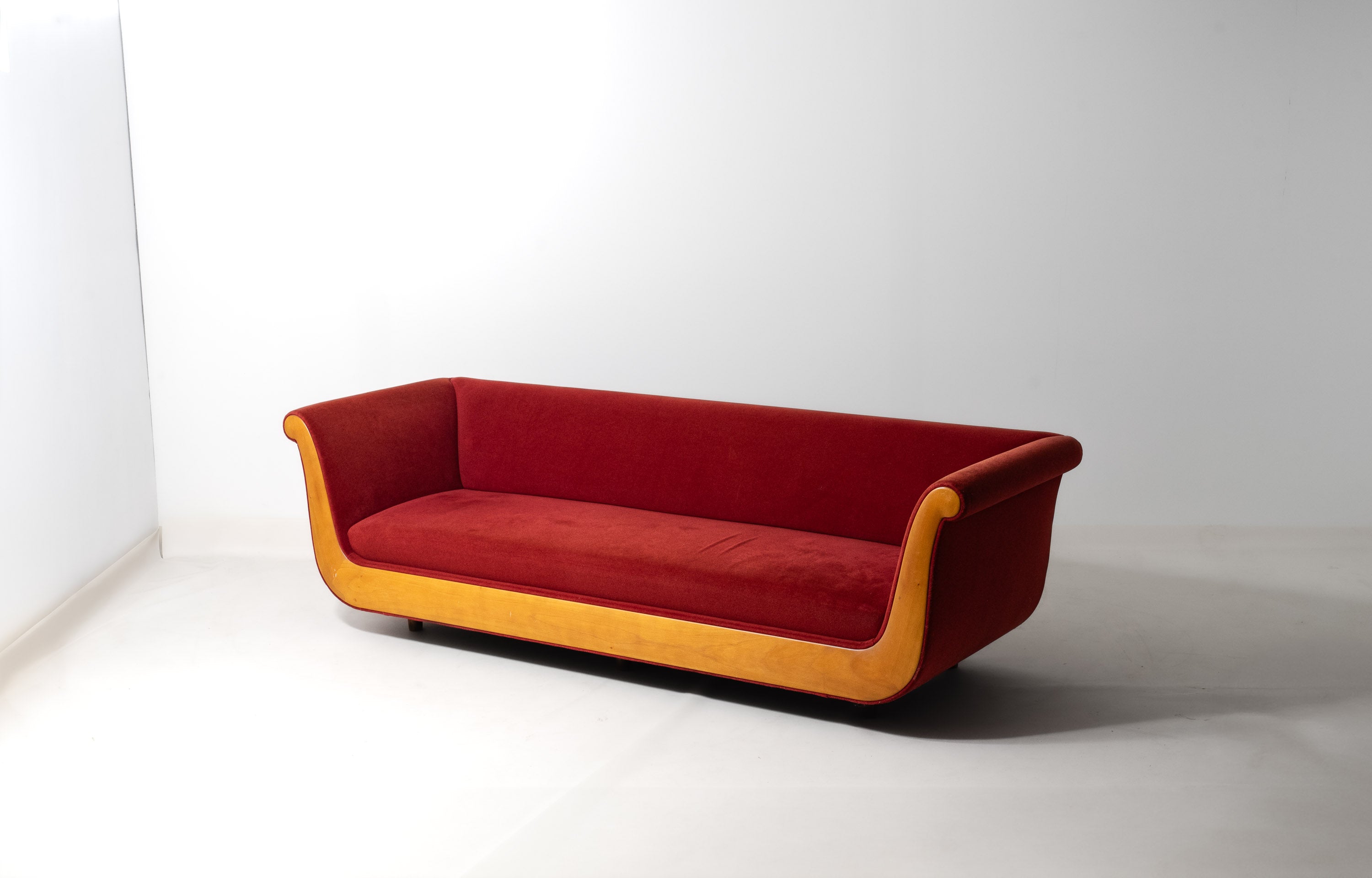 1991_Luca_Meda_Sofa_for_Molteni_&_Co,_Carlo_Felice_Theatre,_Red_Velvet,_Italy