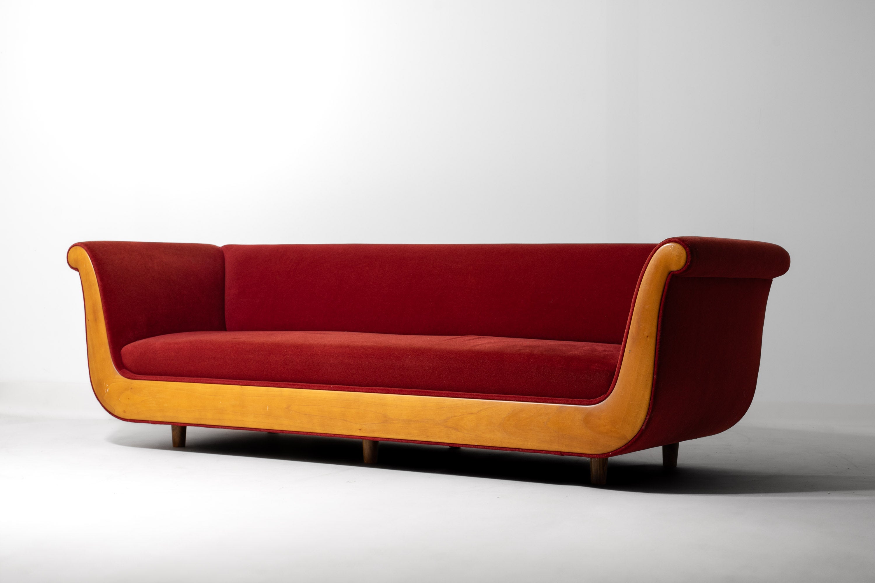 1991_Luca_Meda_Sofa_for_Molteni_&_Co,_Carlo_Felice_Theatre,_Red_Velvet,_Italy