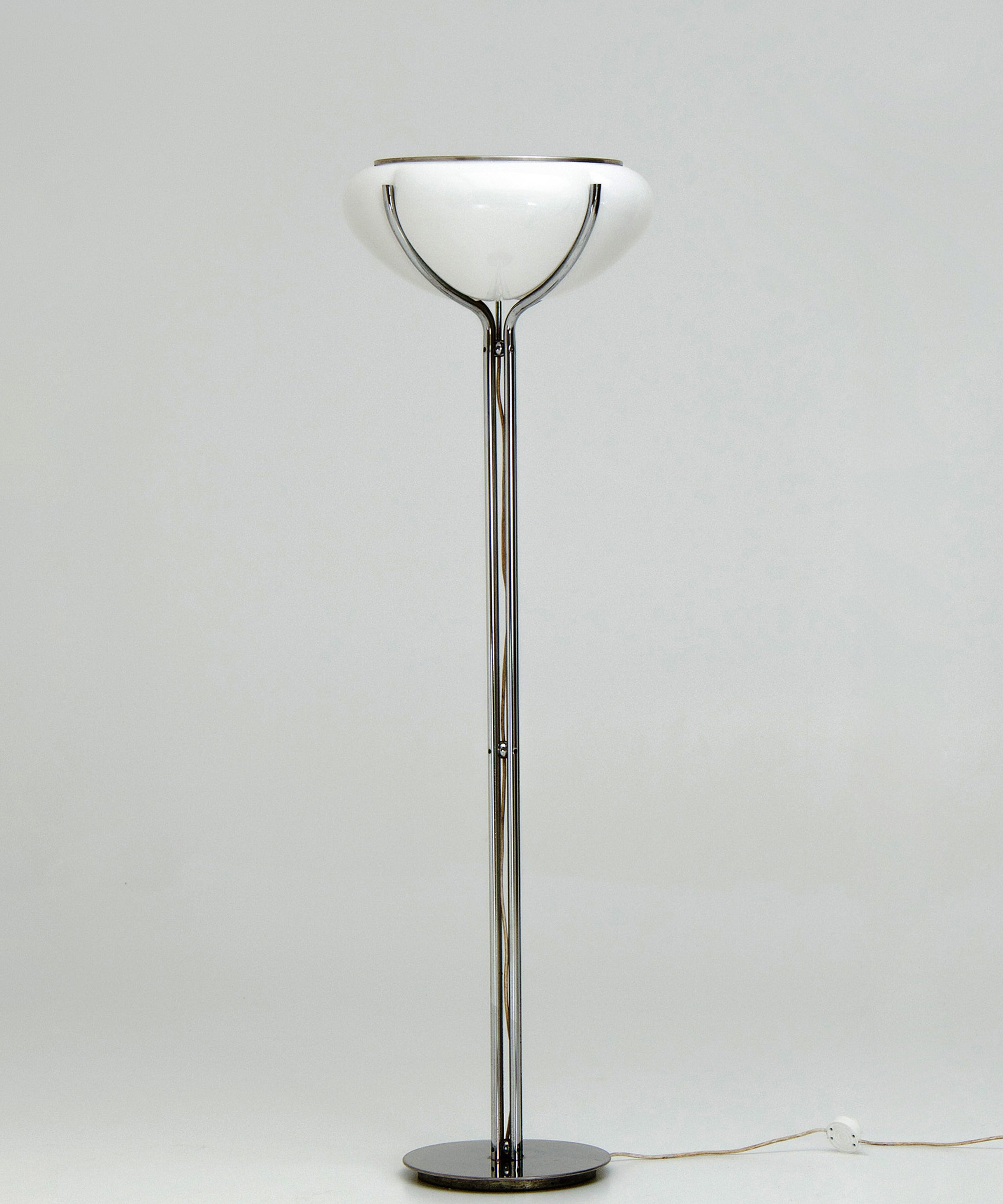 Quadrifoglio_Floor_Lamp_by_Studio_6G_for_Harvey_Guzzini,_Italian_Space_Age_Lighting,_1970s