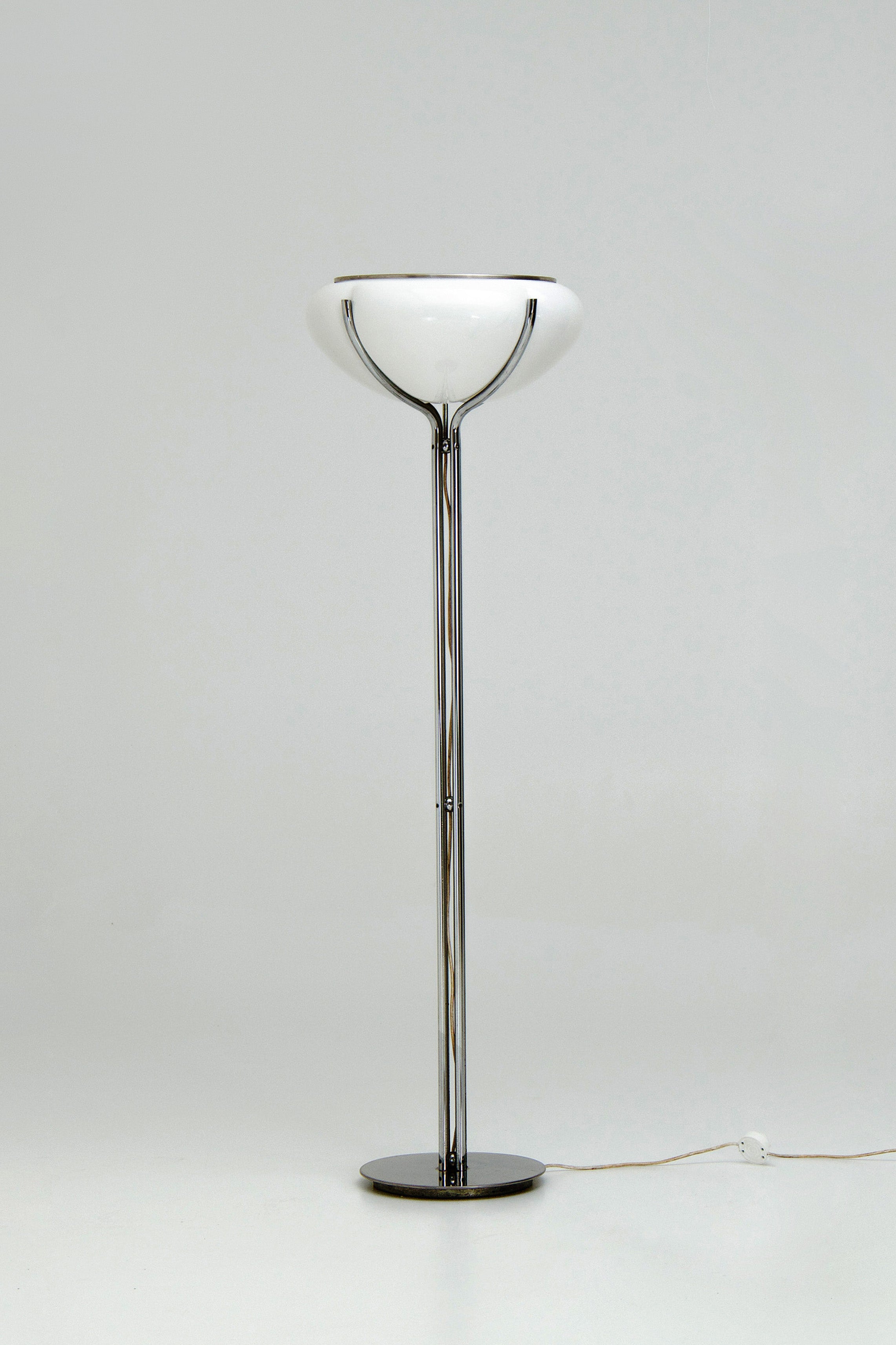 Quadrifoglio_Floor_Lamp_by_Studio_6G_for_Harvey_Guzzini,_Italian_Space_Age_Lighting,_1970s