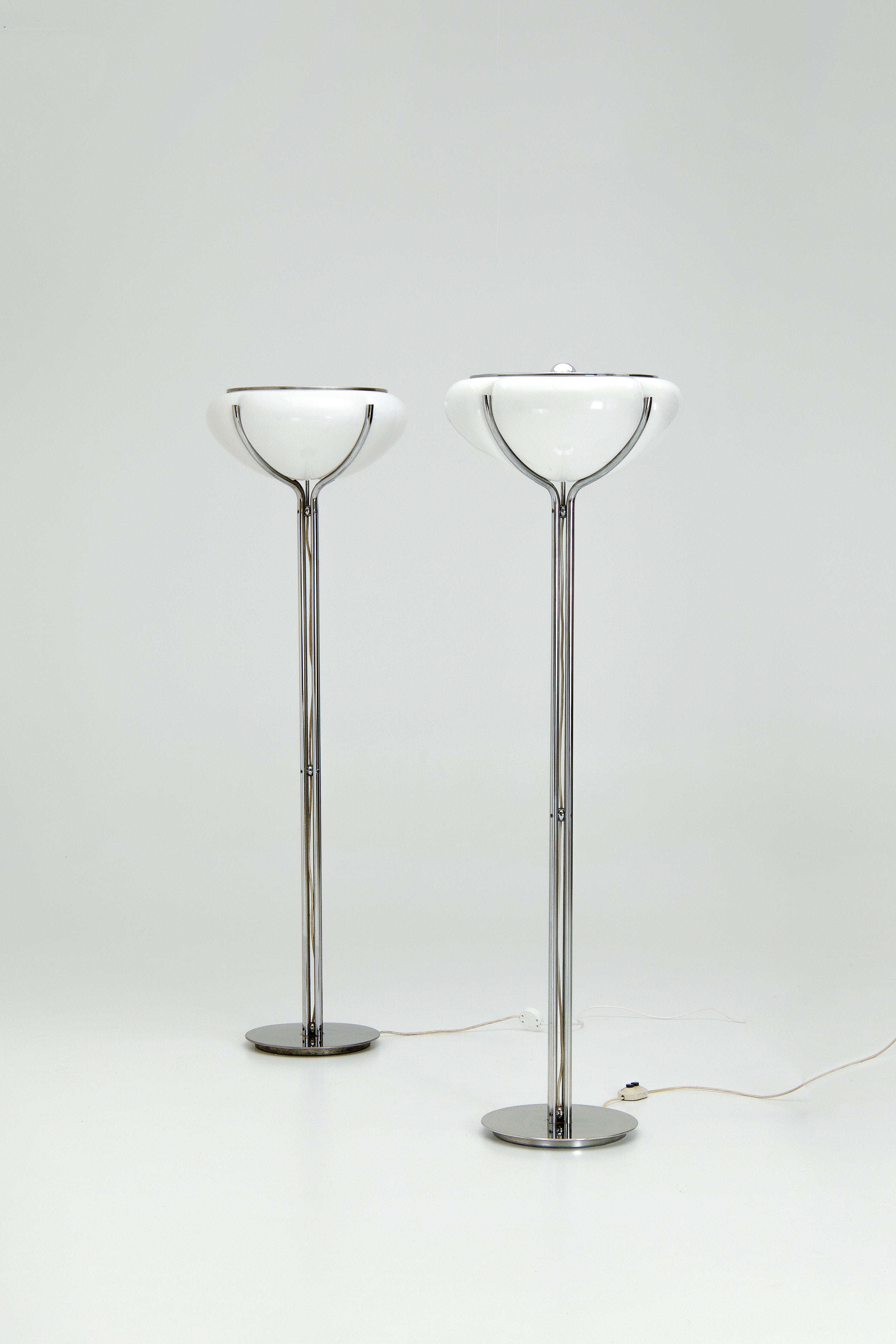 Quadrifoglio_Floor_Lamp_by_Studio_6G_for_Harvey_Guzzini,_Italian_Space_Age_Lighting,_1970s