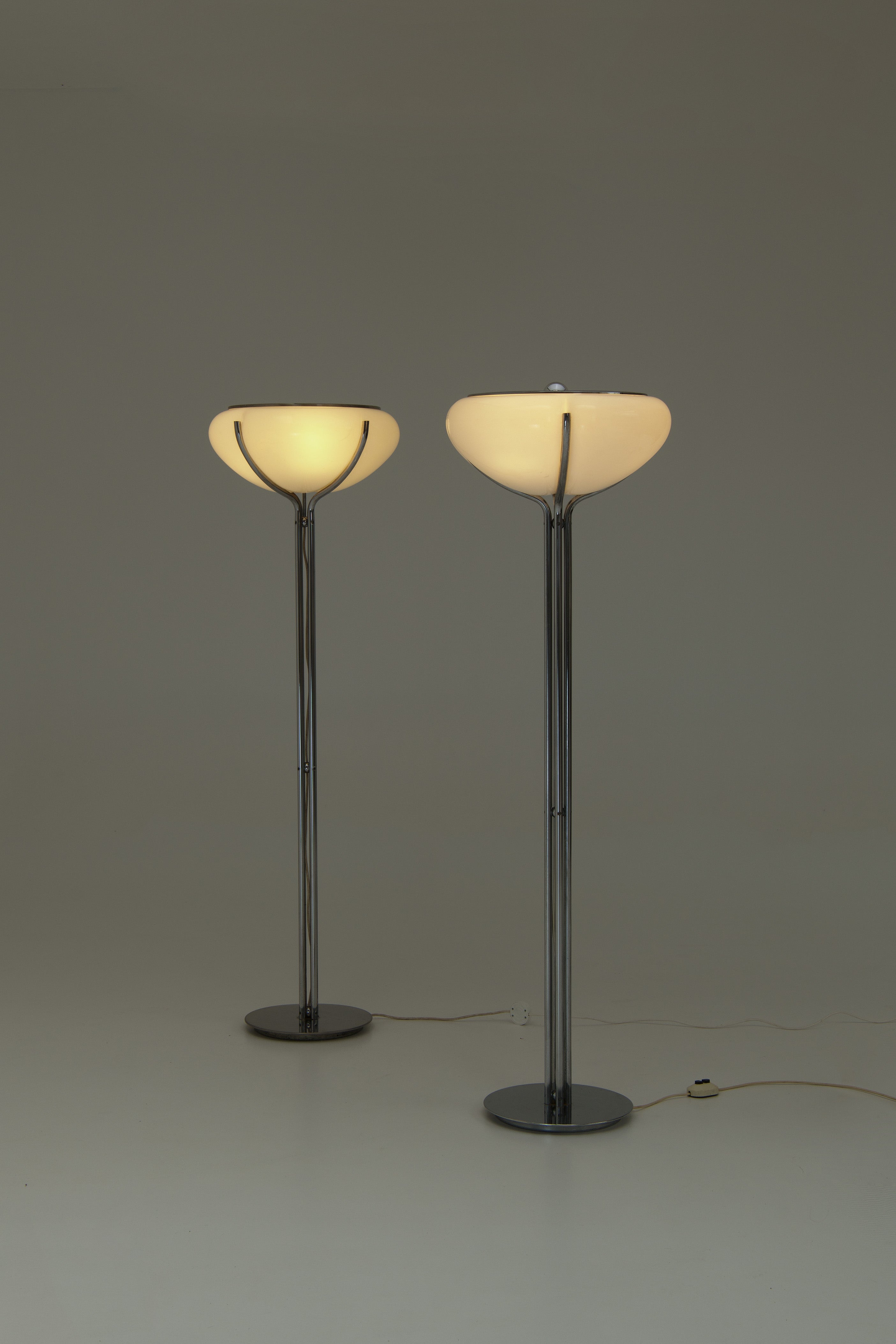 Quadrifoglio_Floor_Lamp_by_Studio_6G_for_Harvey_Guzzini,_Italian_Space_Age_Lighting,_1970s