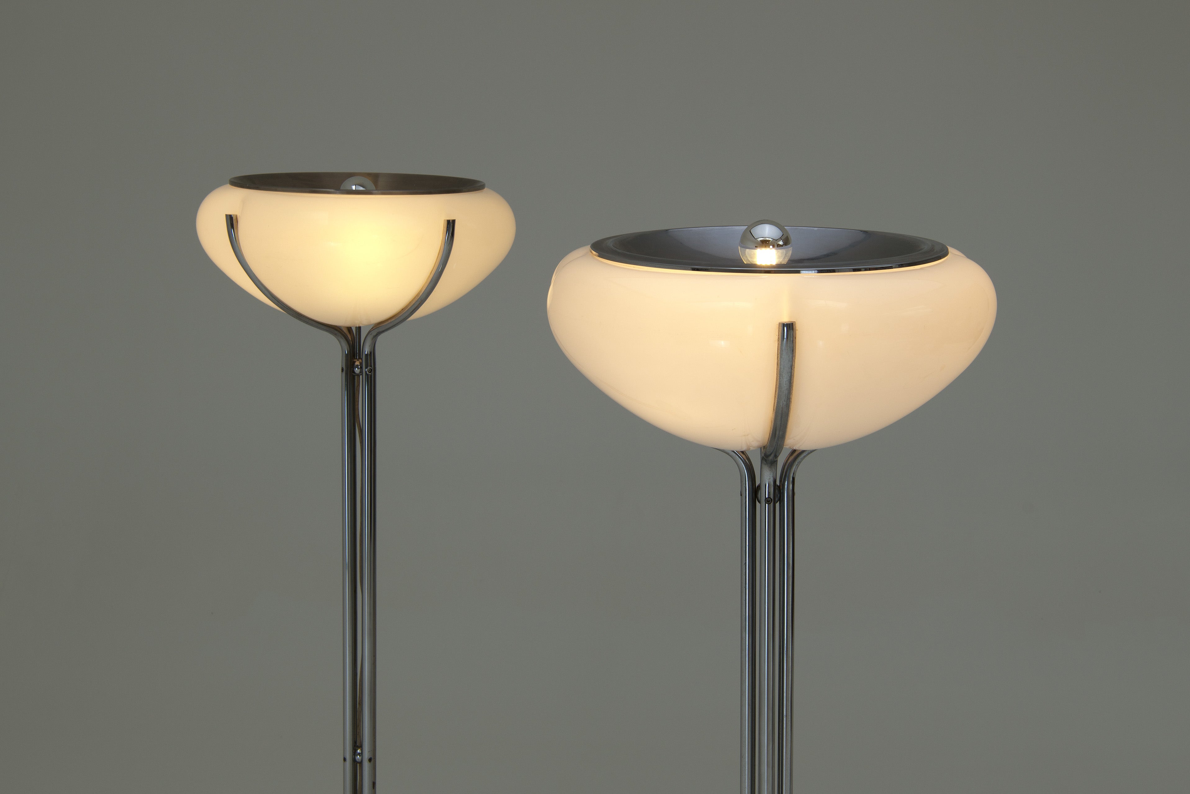 Quadrifoglio_Floor_Lamp_by_Studio_6G_for_Harvey_Guzzini,_Italian_Space_Age_Lighting,_1970s