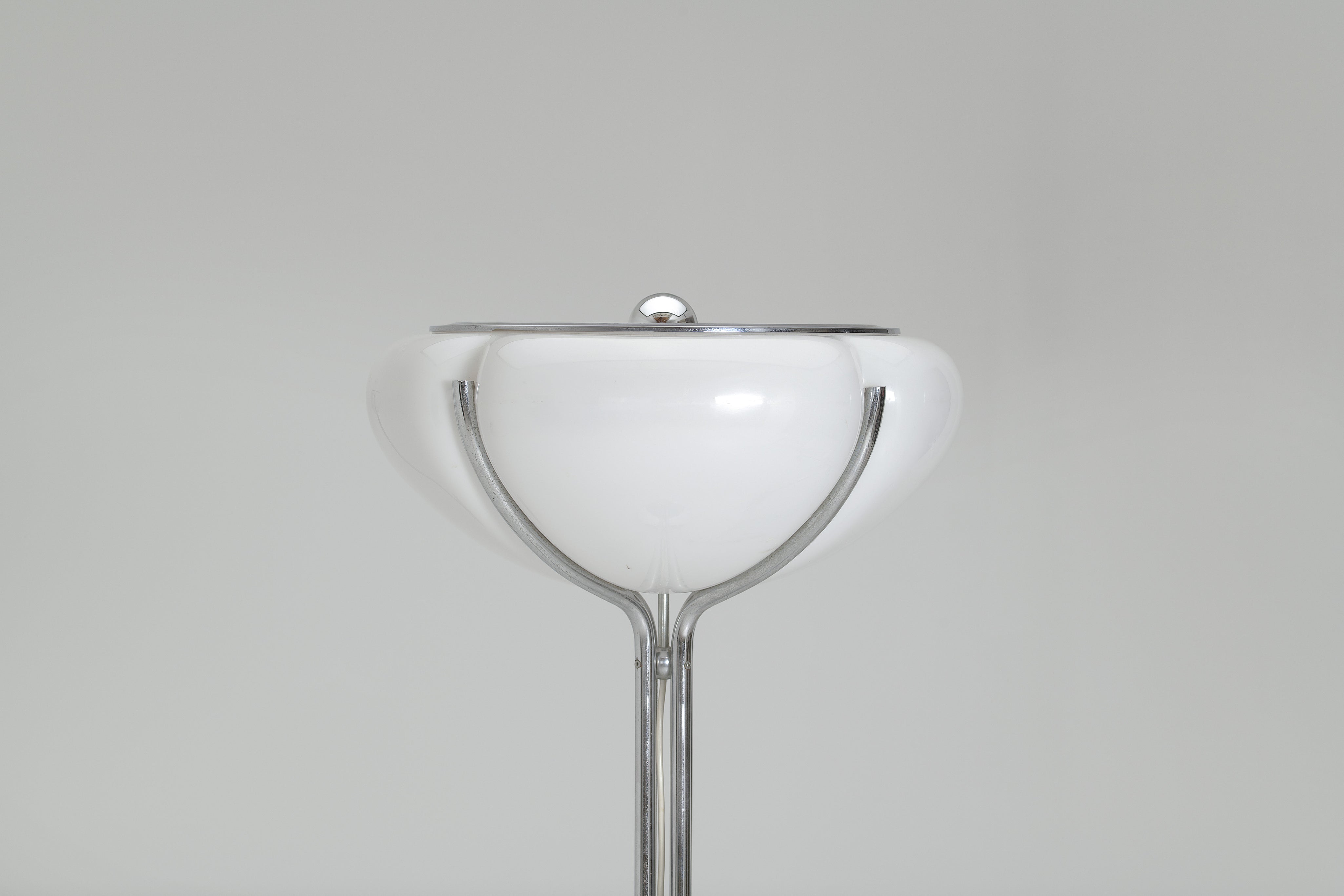 Quadrifoglio_Floor_Lamp_by_Studio_6G_for_Harvey_Guzzini,_Italian_Space_Age_Lighting,_1970s