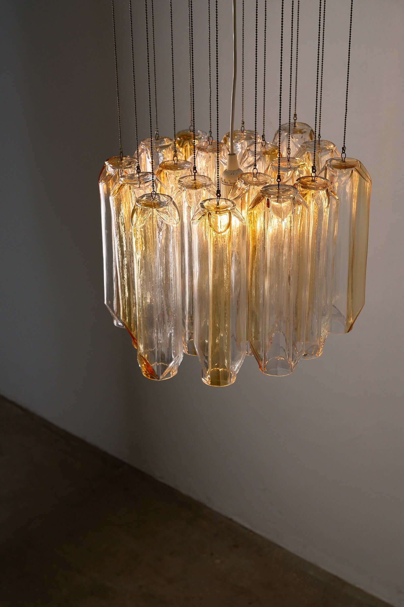 'Quadrifoglio'_Pendant_Light,_VeArt,_Murano_Glass_&_Metal,_1970s,_Italy