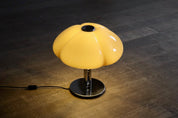 Quadrifoglio_Table_Lamp_by_Ufficio_Progetti_for_Harvey_Guzzini,_1970s,_Italy