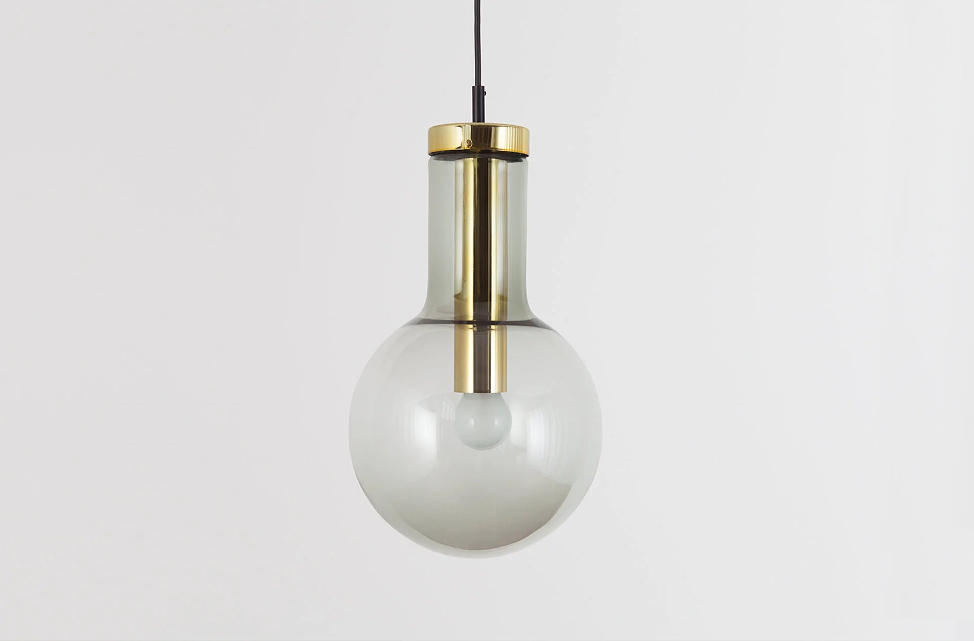 Maxi_Bulb_Pendant_Raak_Smoked_Glass_Brass_1960s_Netherlands
