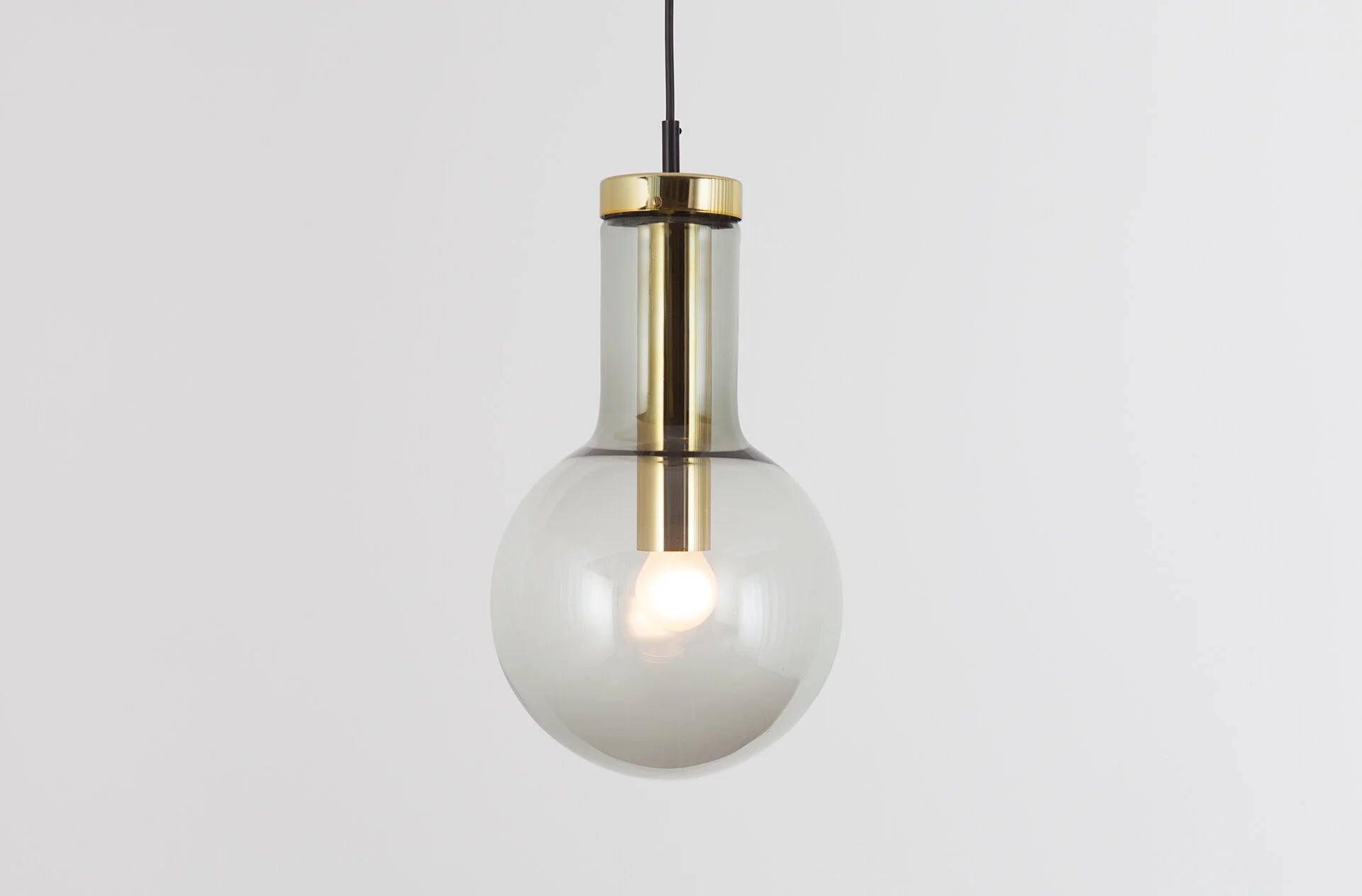 Raak_Maxi_Bulb_Medium_Smoked_Glass_Pendant_Light,_Early_1960s,_Netherlands