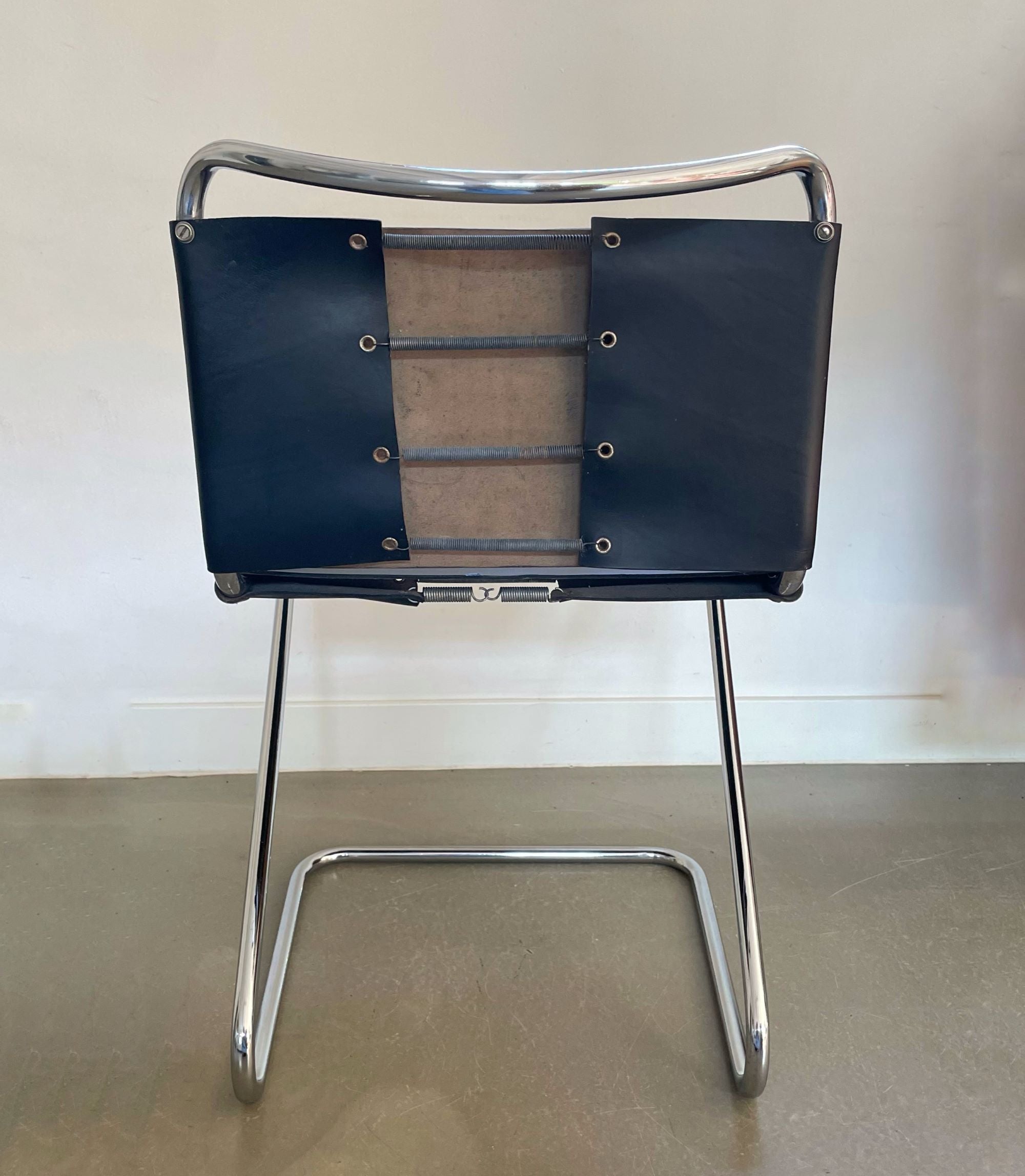 Biscia_Chair_by_Pascal_Mourgue_for_Steiner_1960s_France
