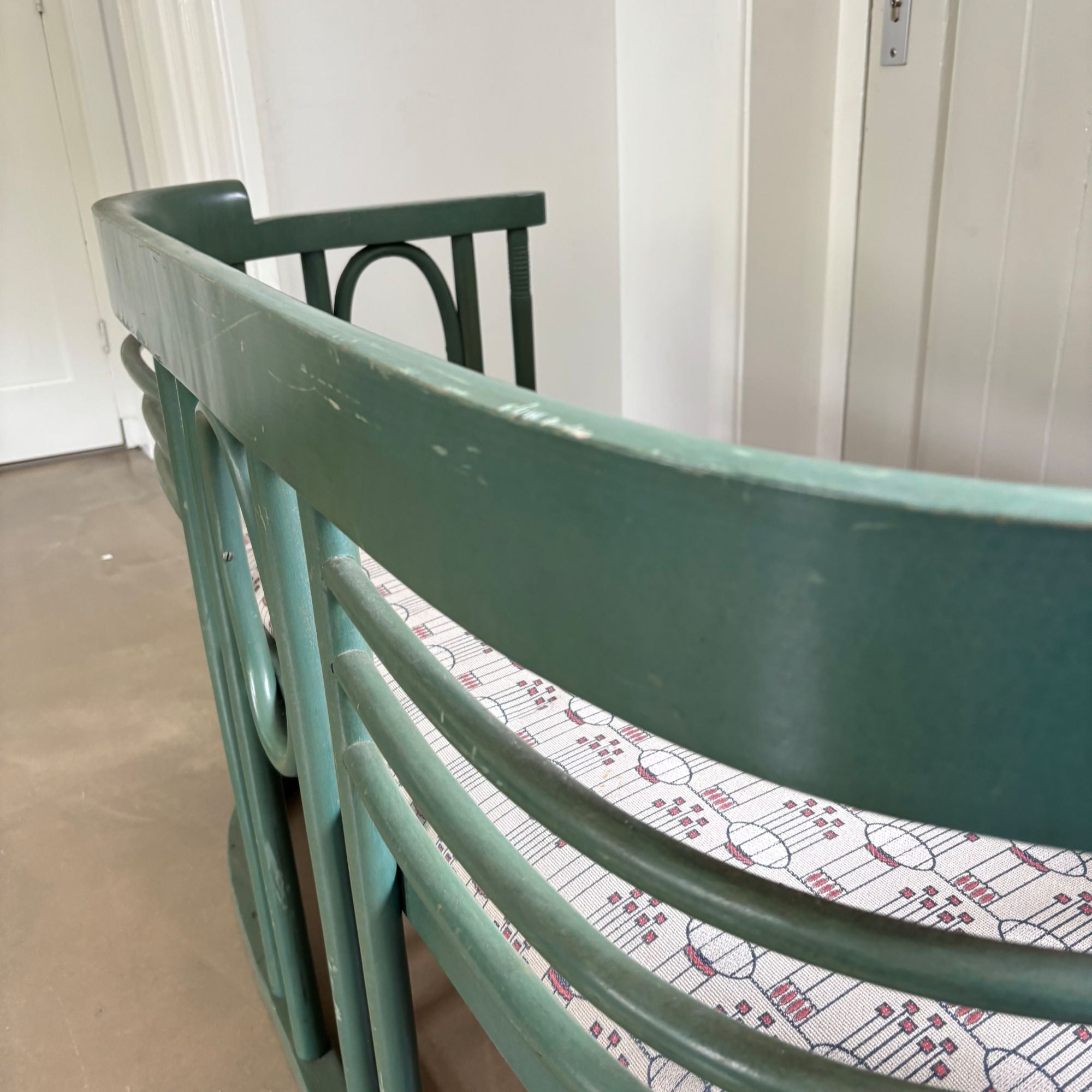 Fledermaus_Style_Bench_by_Josef_Hoffmann,_Early_1900s,_Austria