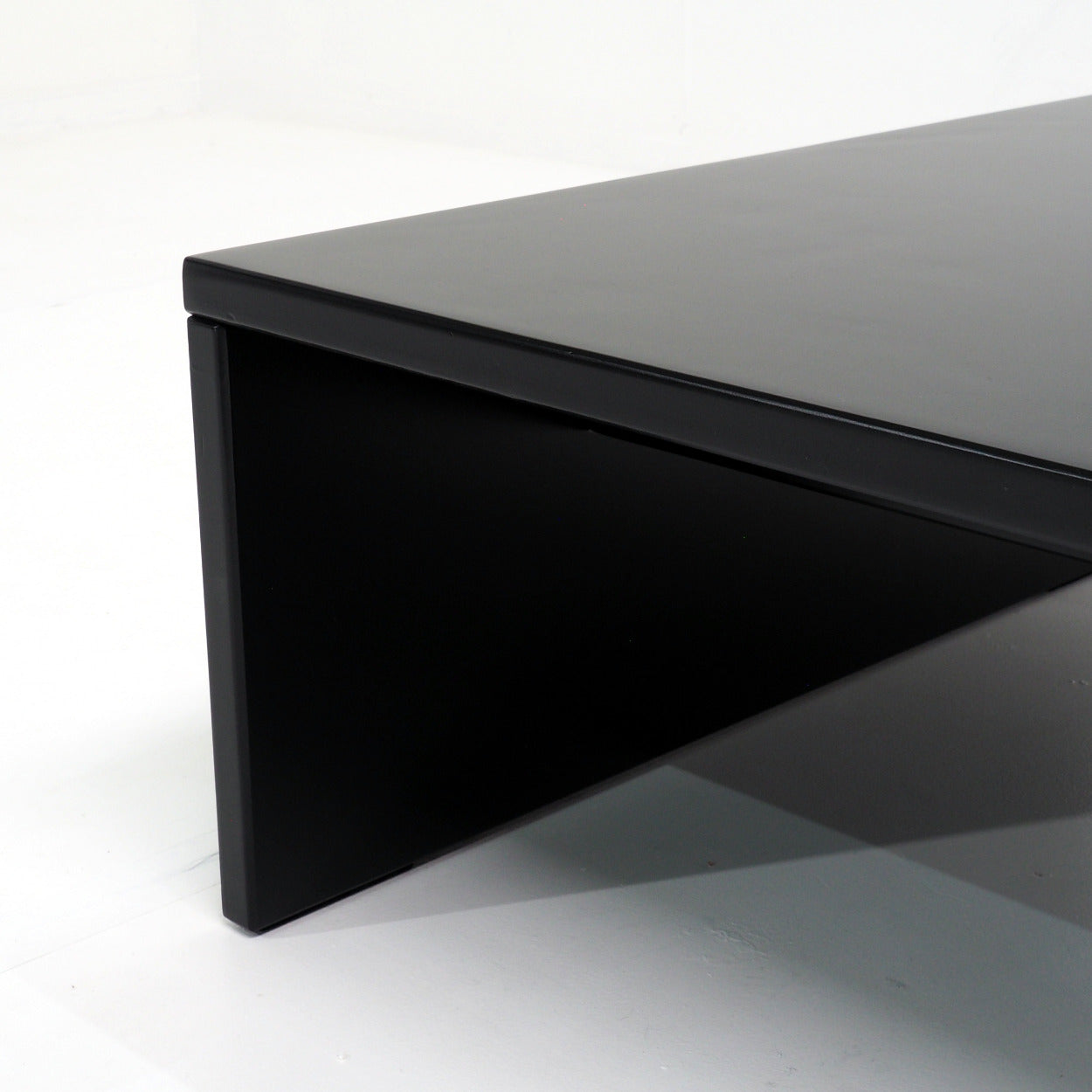 Gerrit_Rietveld_TZ77_Coffee_Table_for_’t_Spectrum,_Netherlands_1968–1970