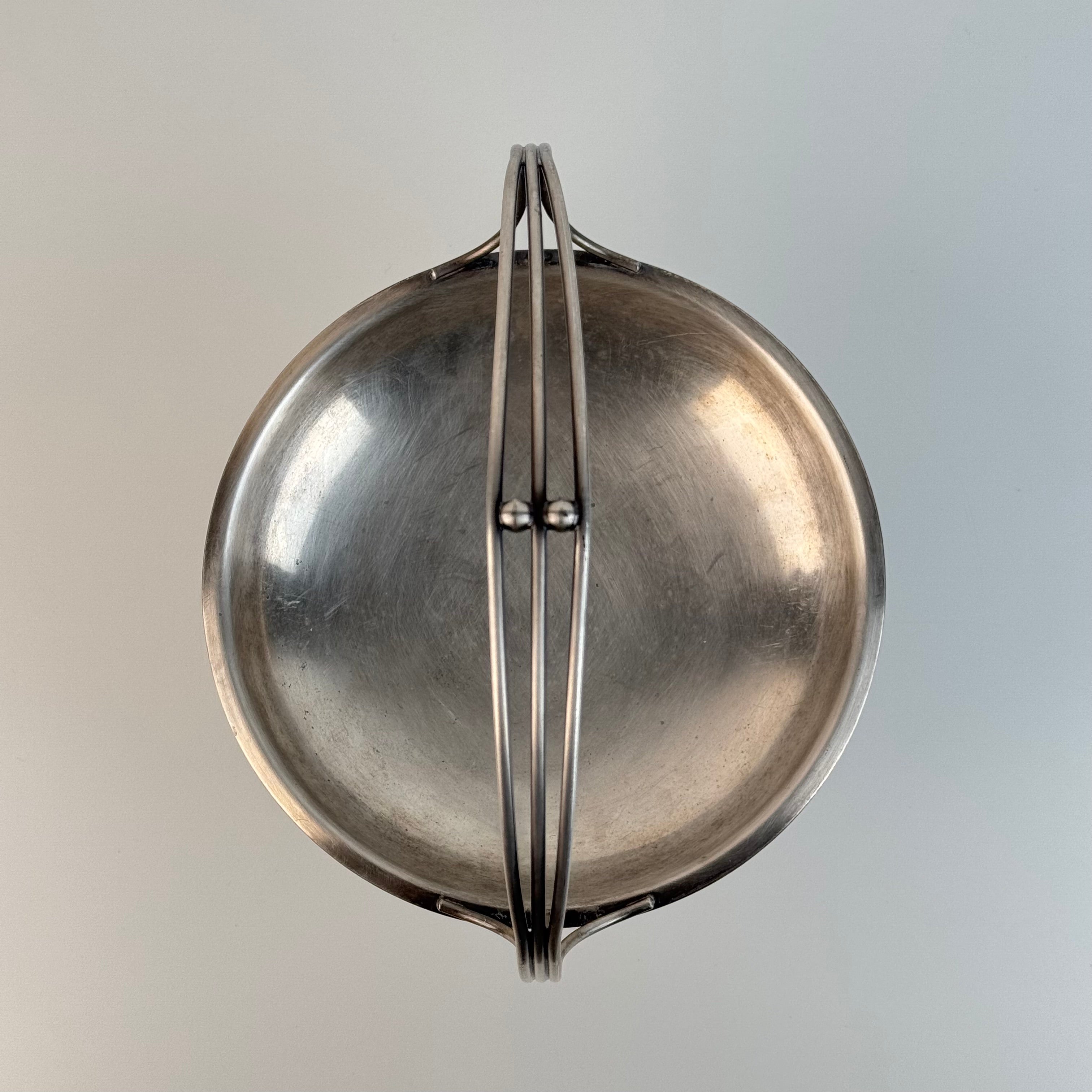 1930s_Silver-Plated_Fruit_Stand_by_Gio_Ponti_for_Arthur_Krupp_Milano,_Hotel_Royal_Riccione