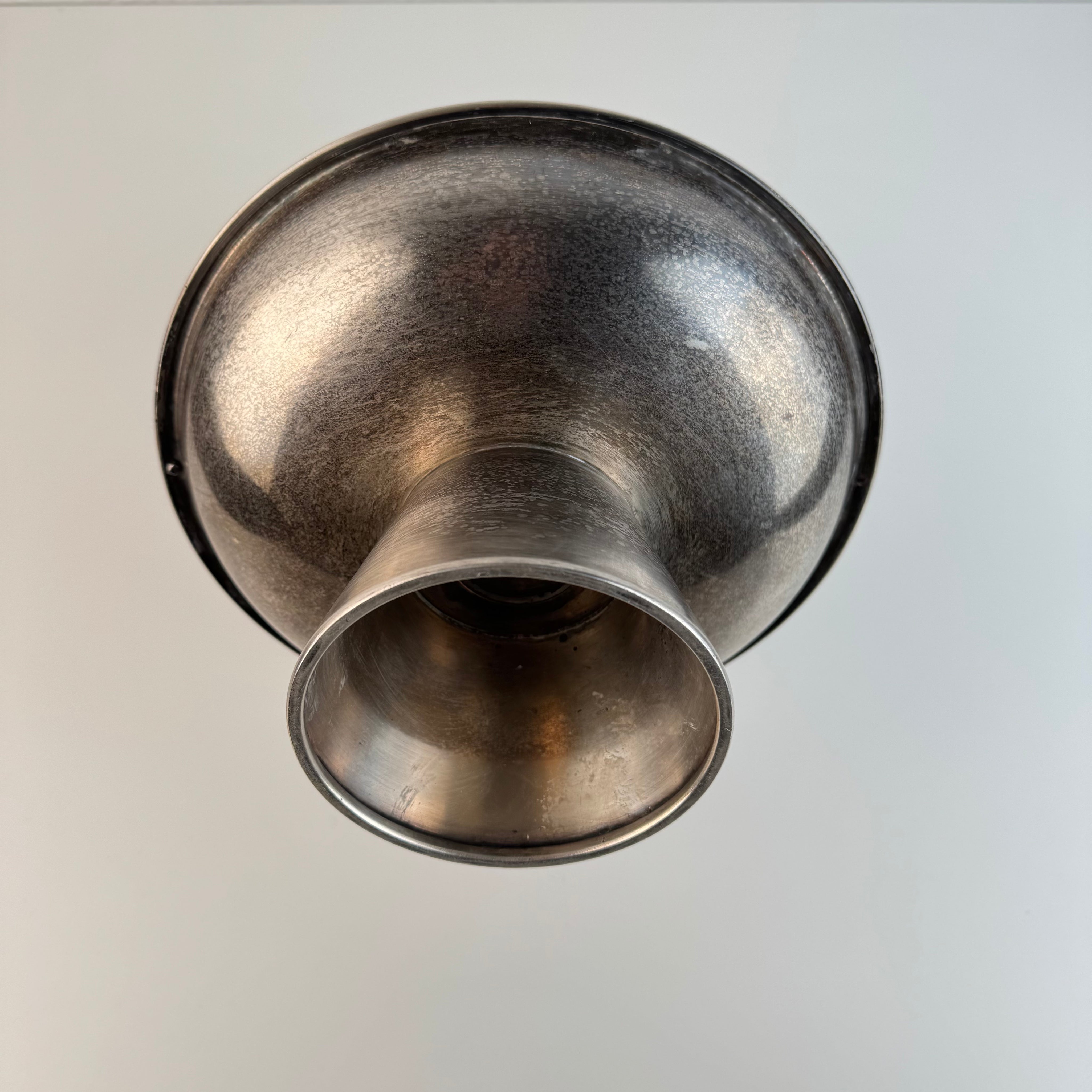 1930s_Silver-Plated_Fruit_Stand_by_Gio_Ponti_for_Arthur_Krupp_Milano,_Hotel_Royal_Riccione