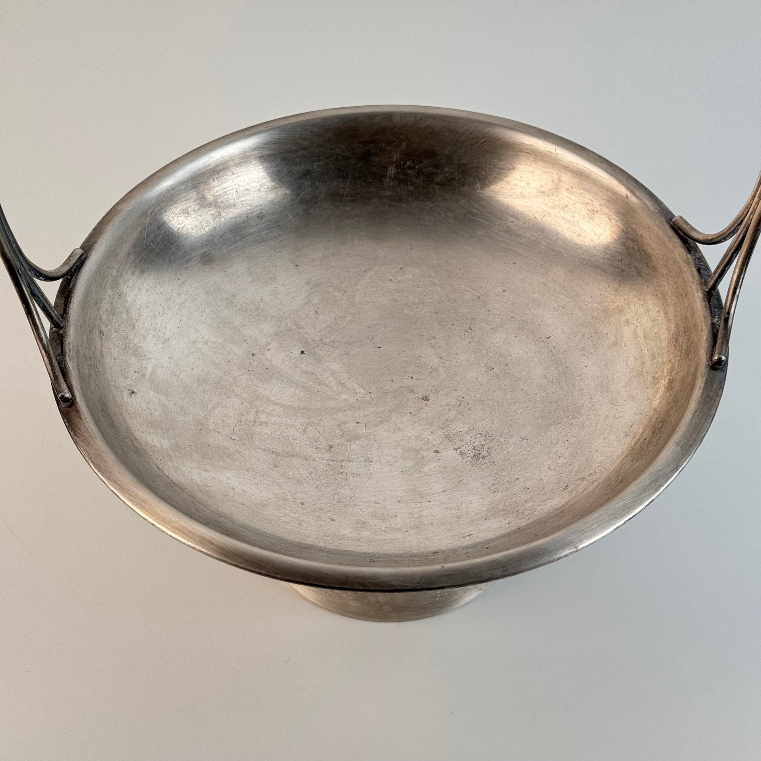 1930s_Silver-Plated_Fruit_Stand_by_Gio_Ponti_for_Arthur_Krupp_Milano,_Hotel_Royal_Riccione