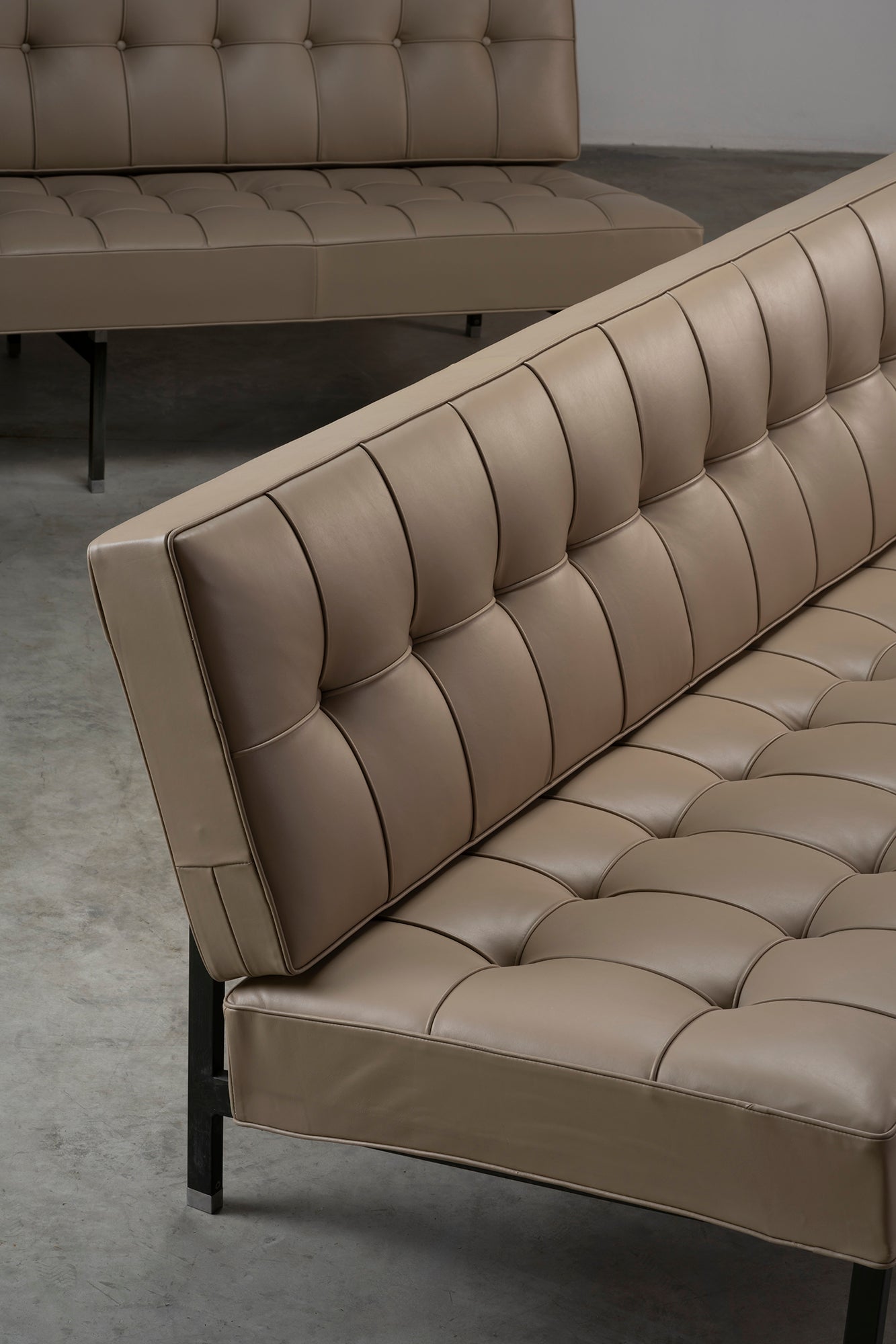 Sofa_MIM_Roma_Semi-Aniline_Leather_Metal_Base_1960s_Italy