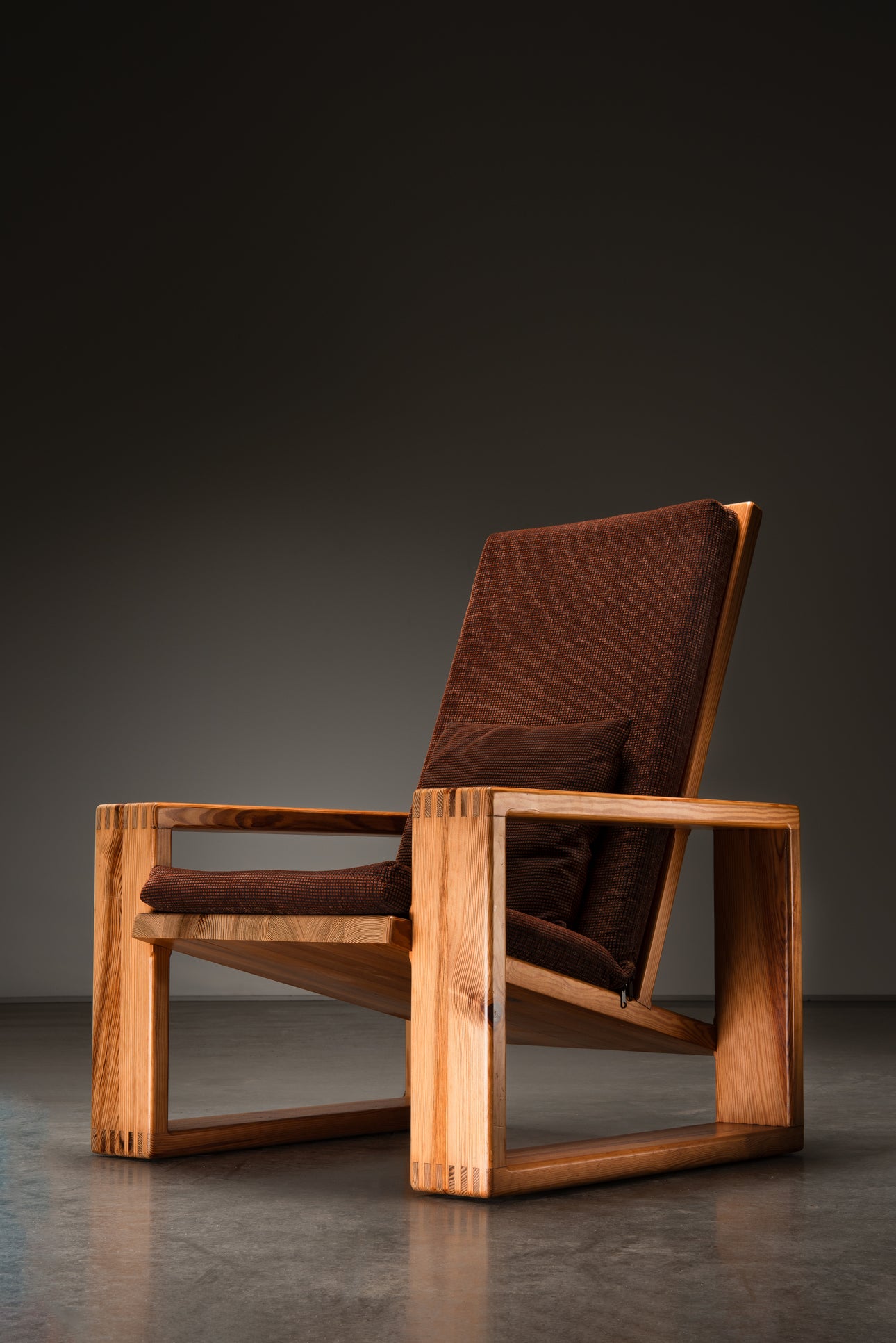 Rare_Lounge_Chair_by_Ate_van_Apeldoorn_from_1970s