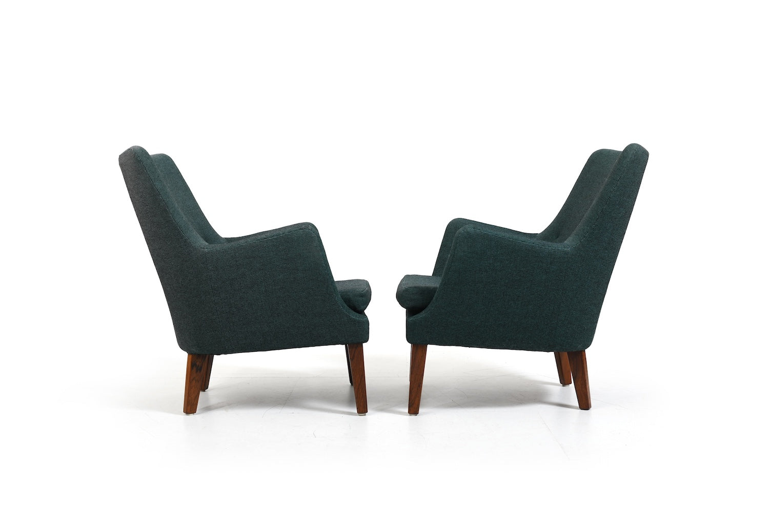 Set_of_2_AV-53_Easychairs_by_Arne_Vodder_1953