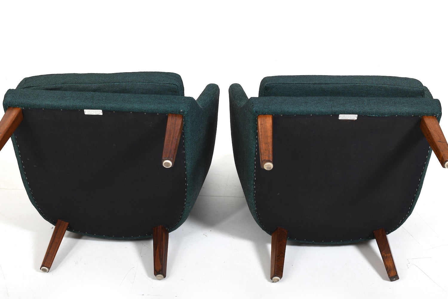 Set_of_2_AV-53_Easychairs_by_Arne_Vodder_1953