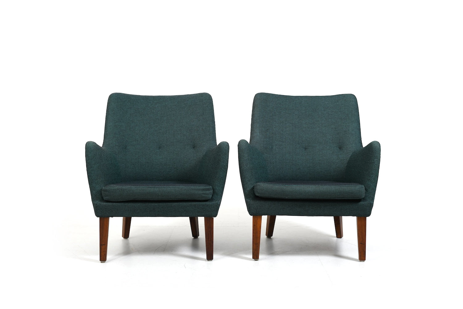 Set_of_2_AV-53_Easychairs_by_Arne_Vodder_1953