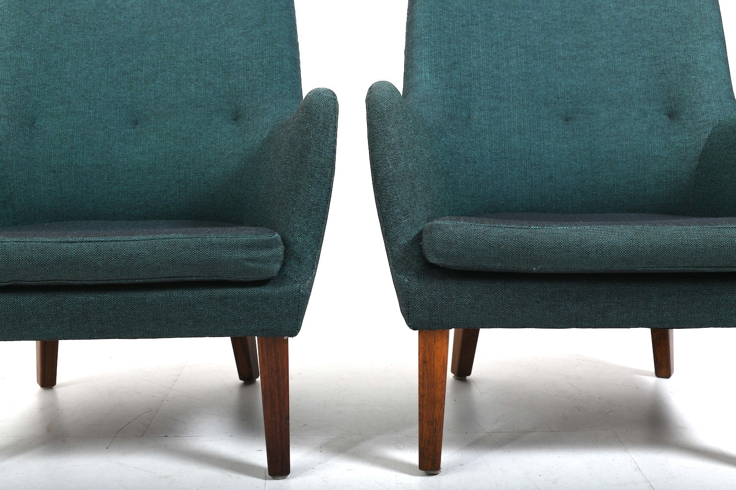 Set_of_2_AV-53_Easychairs_by_Arne_Vodder_1953