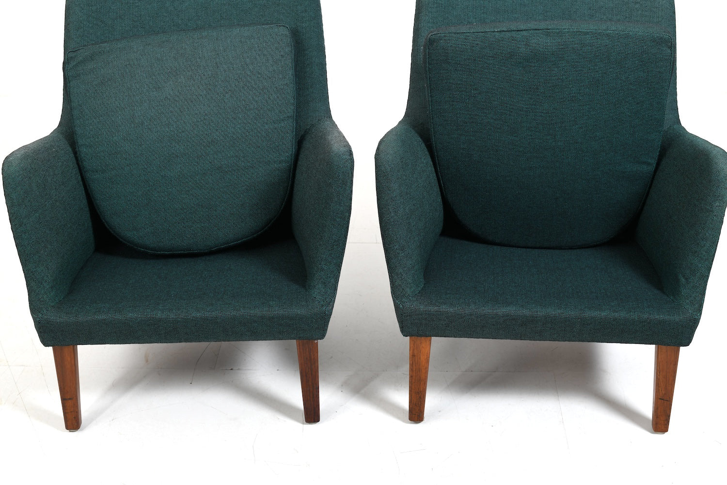 Set_of_2_AV-53_Easychairs_by_Arne_Vodder_1953