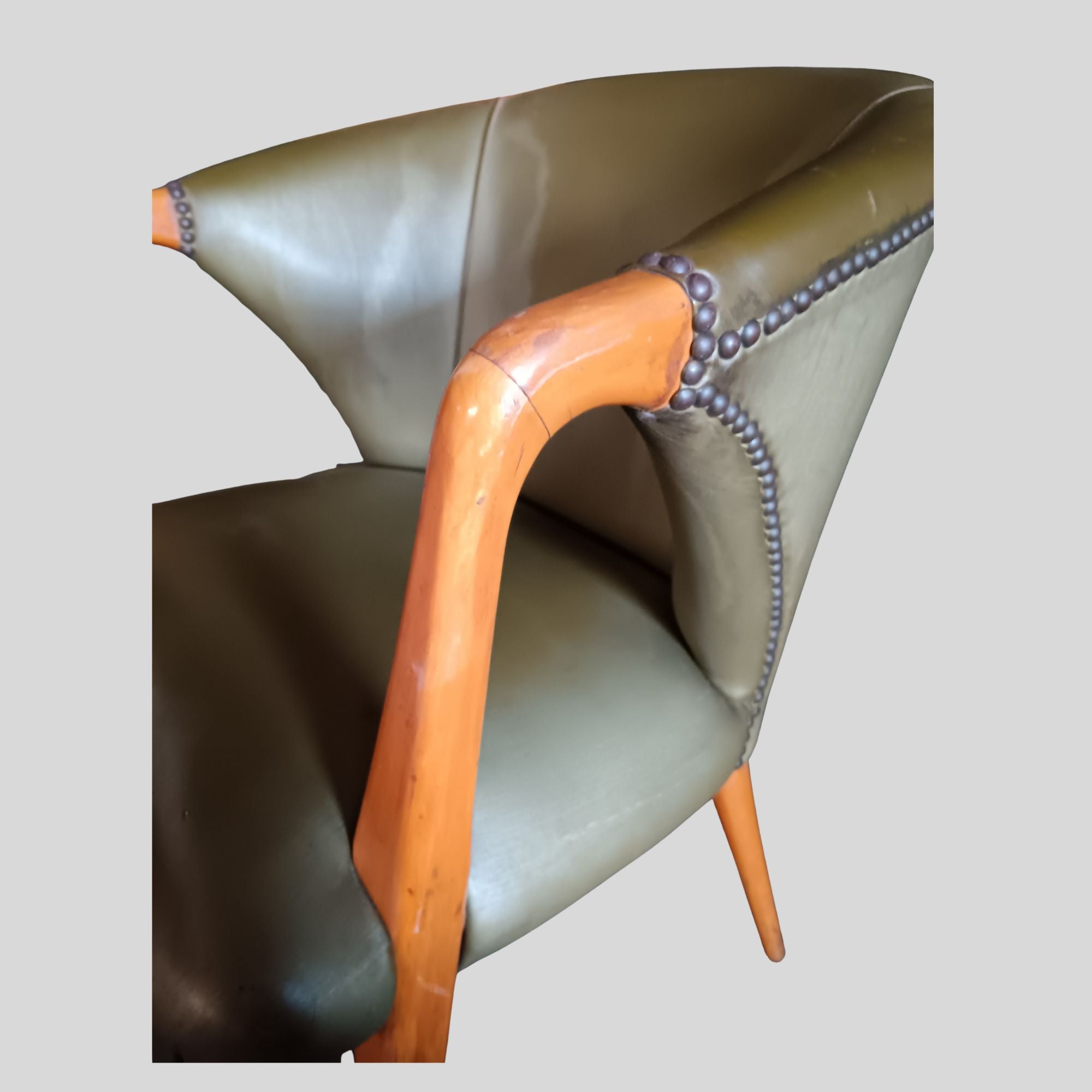 Set_of_4_Belgian_1950's_club_armchairs_with_provenance,_former_National_Bank_of_Belgium,_Antwerp