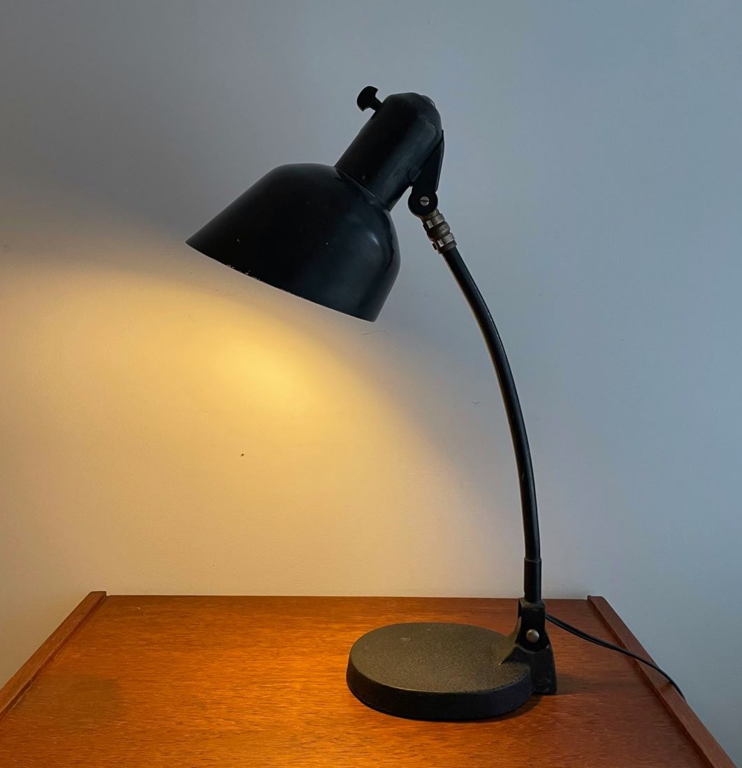 Rare_SIS_desk_lamp,_Bauhaus,_Germany,_1930s