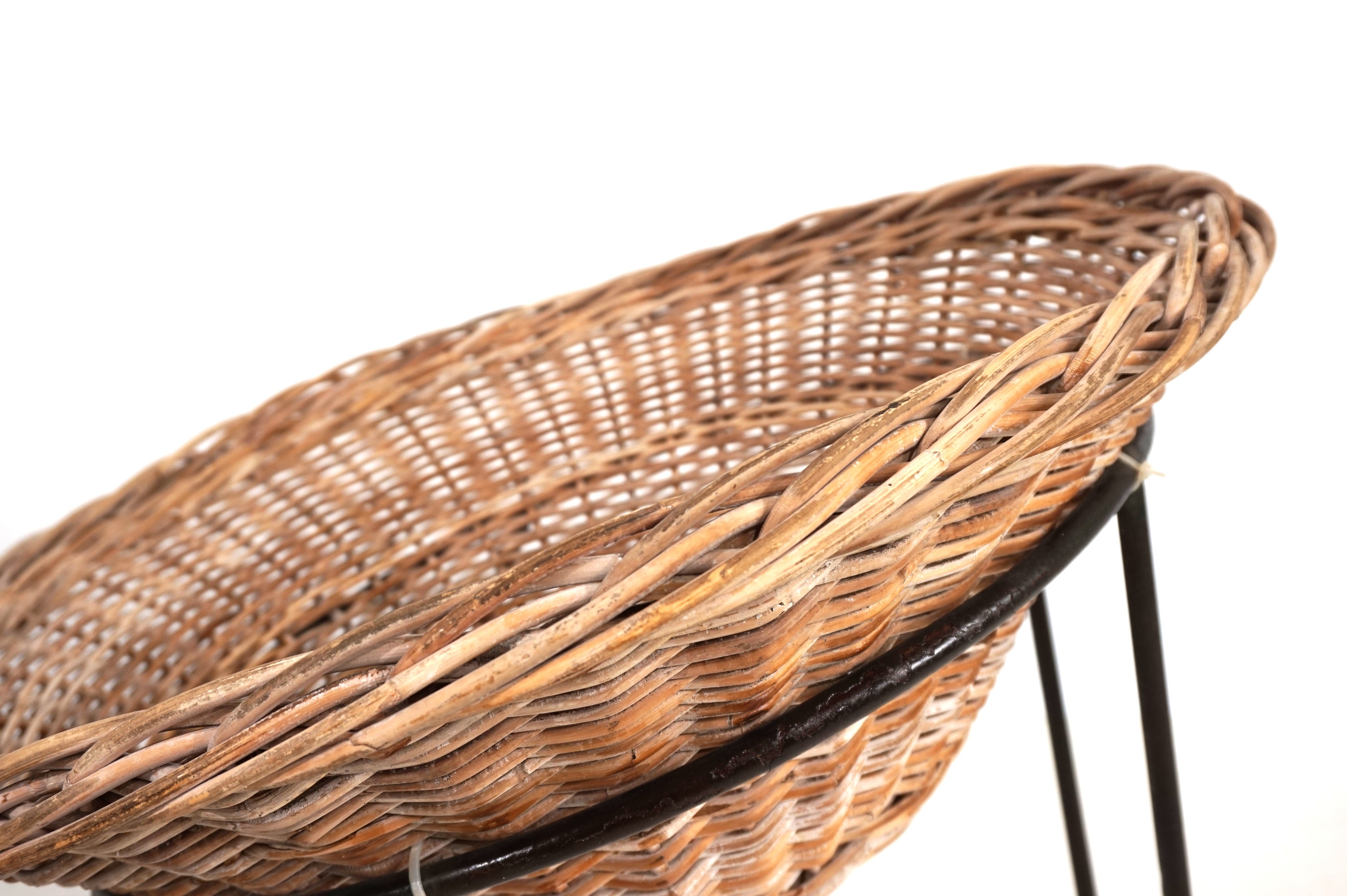 Rattan_basket_pod_lounge_chair,_1960