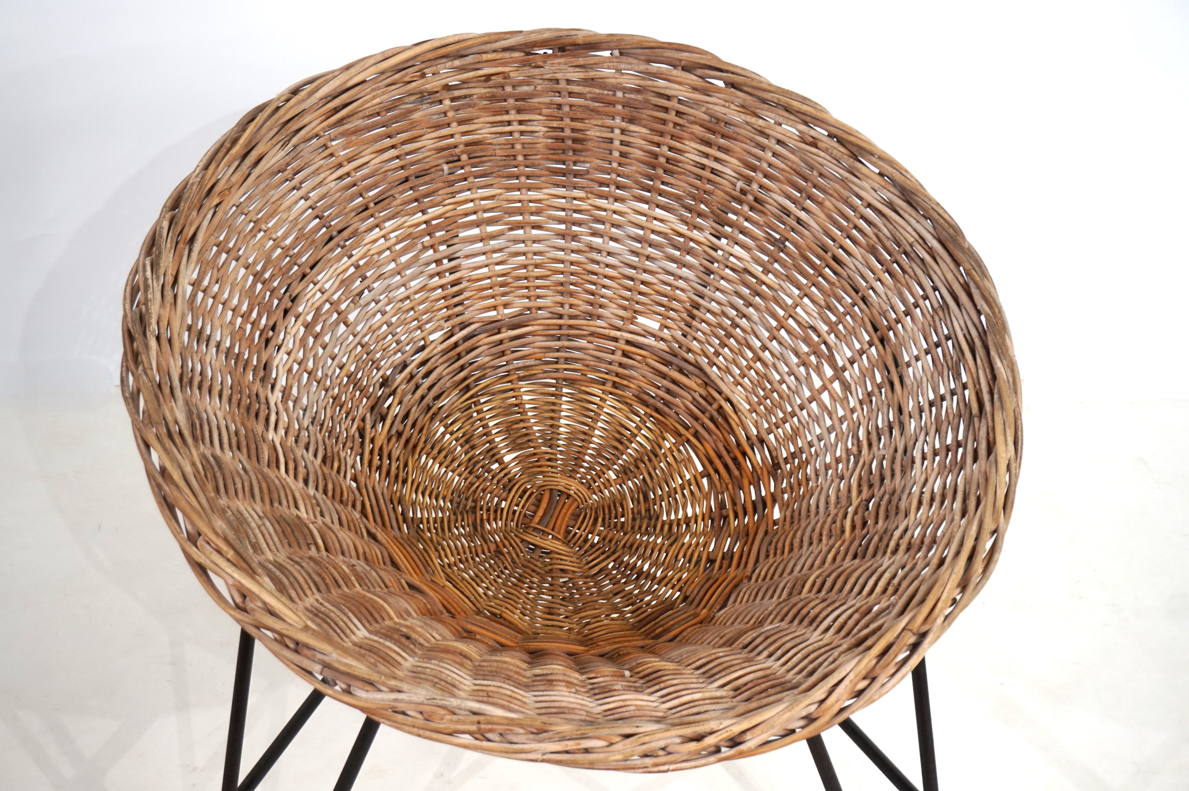 Rattan_basket_pod_lounge_chair,_1960